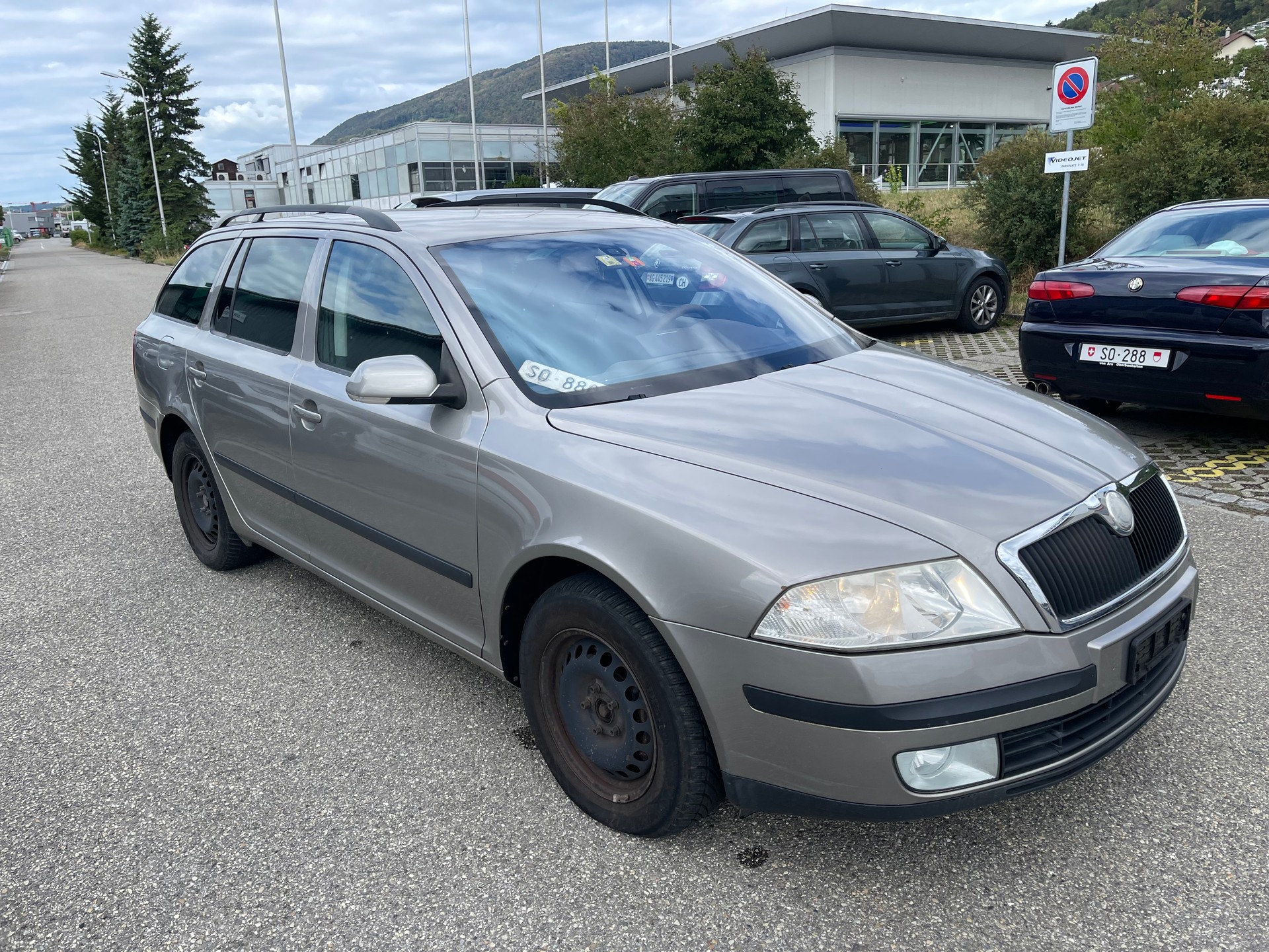 SKODA Octavia 2.0 TDI Ambiente-image-2