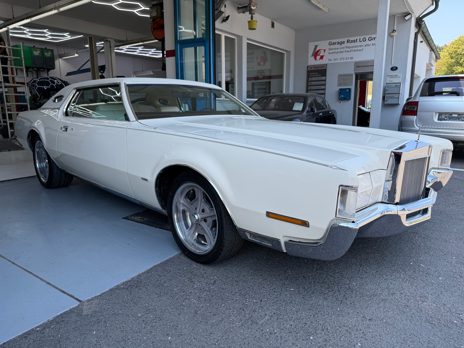 LINCOLN MARK IV-showroom-element-2