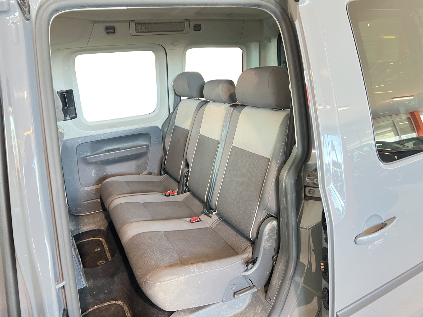 VW Caddy 2.0 TDI 4Motion Trendline-image-9