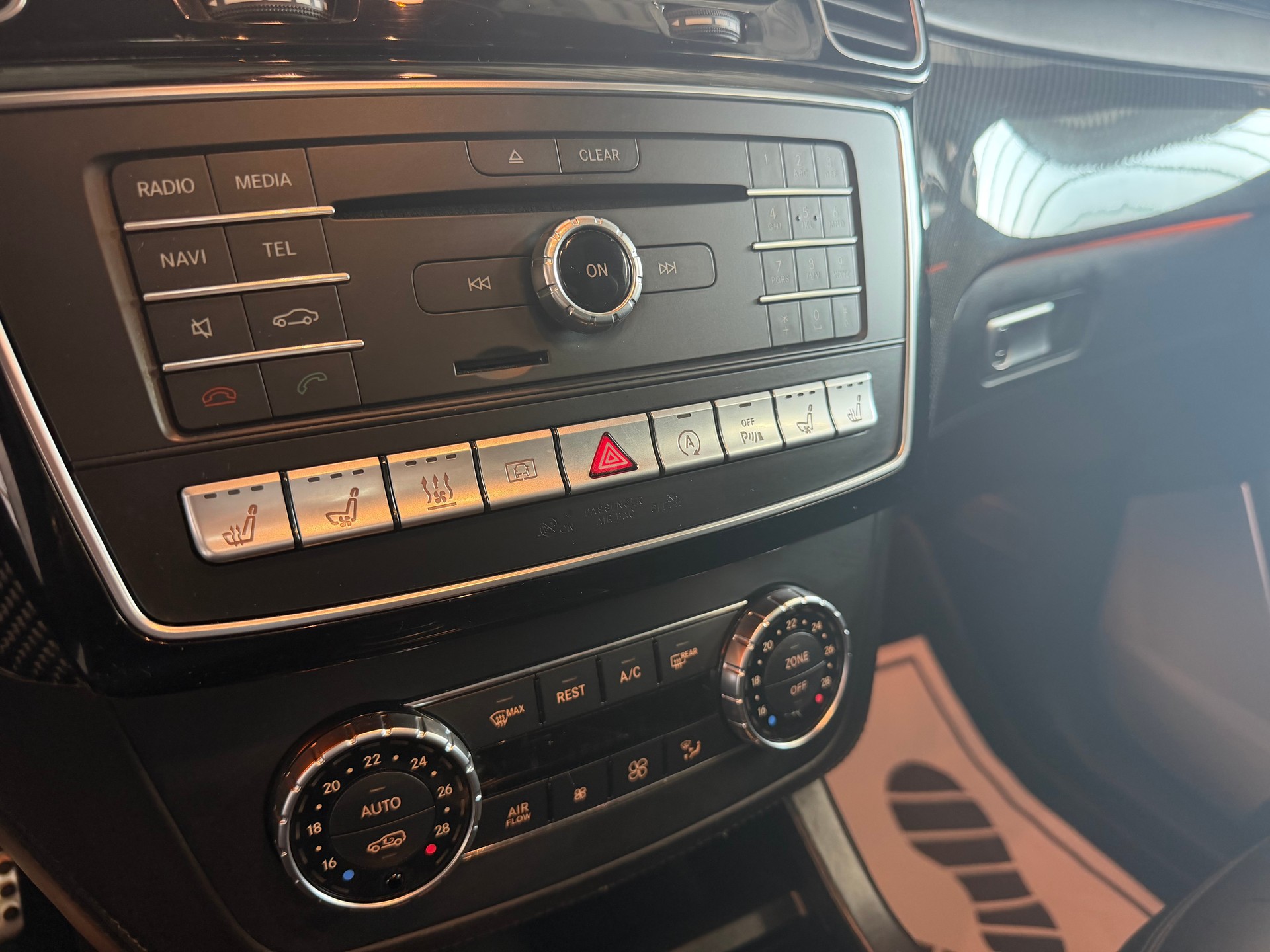 MERCEDES-BENZ GLE 63 S AMG 4Matic Speedshift Plus 7G-Tronic | MFK 02.2025 | AMG Performance | AHK 3t. | Pano Dach-image-16