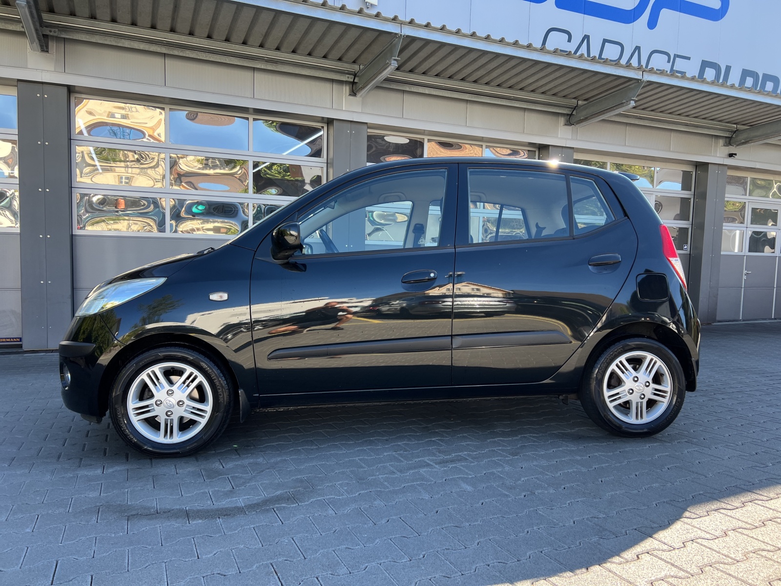 HYUNDAI i10 1.2 Style Automatic-showroom-element-1
