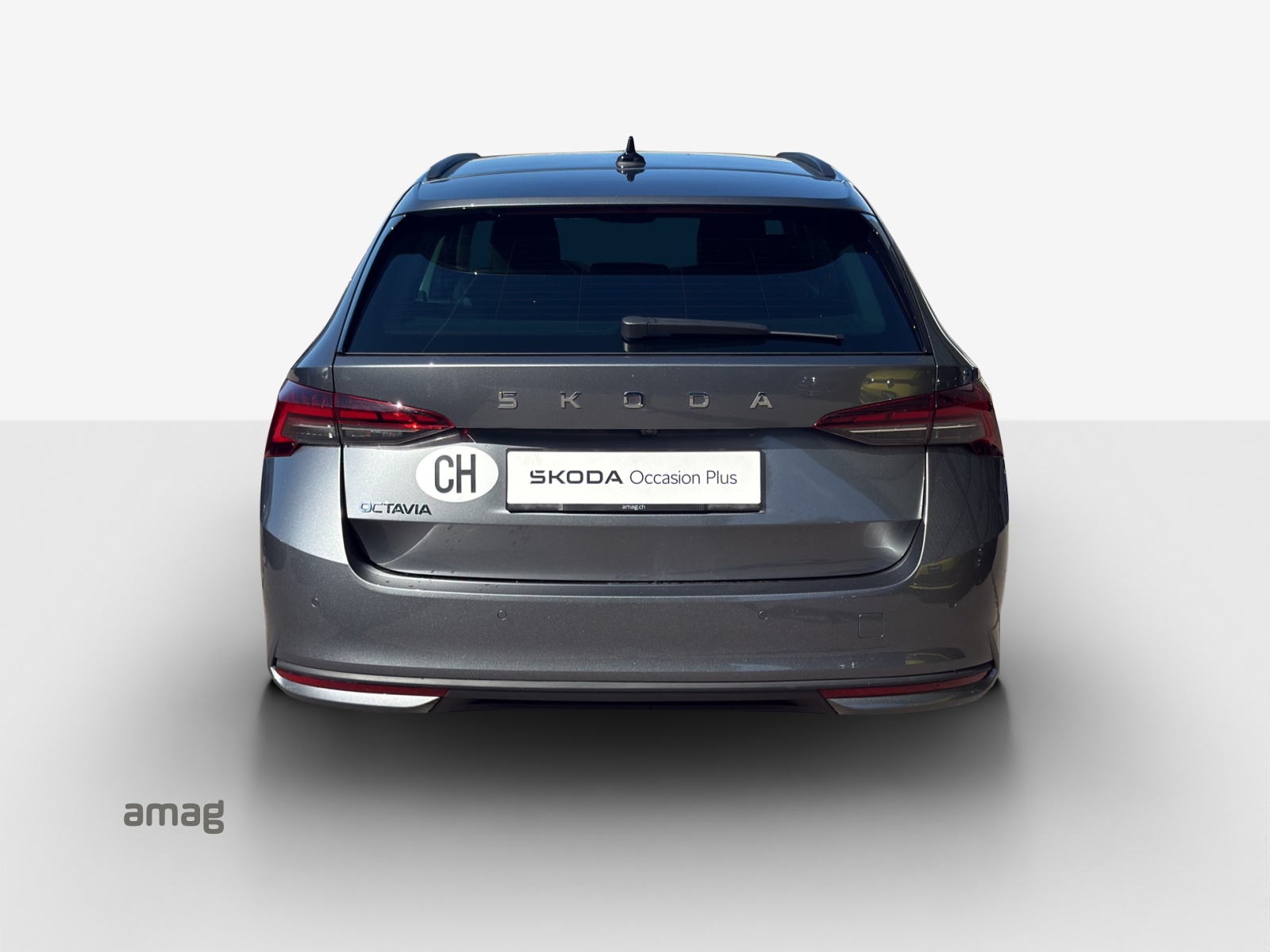 SKODA Octavia Combi 2.0 TDI DSG Selection-showroom-element-3