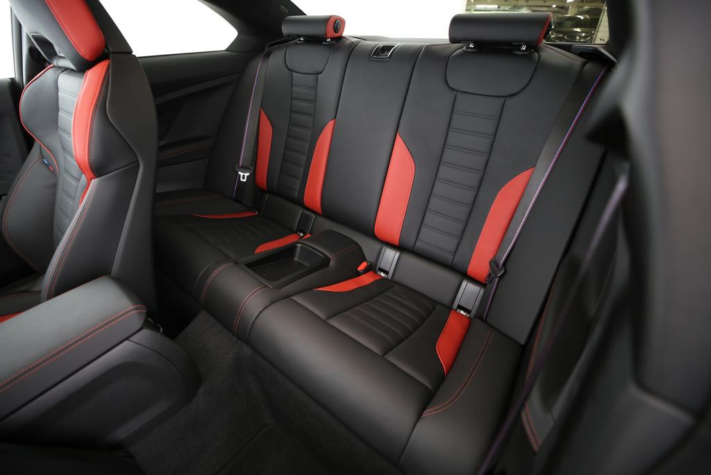 BMW M240i xDrive Coupé-image-13