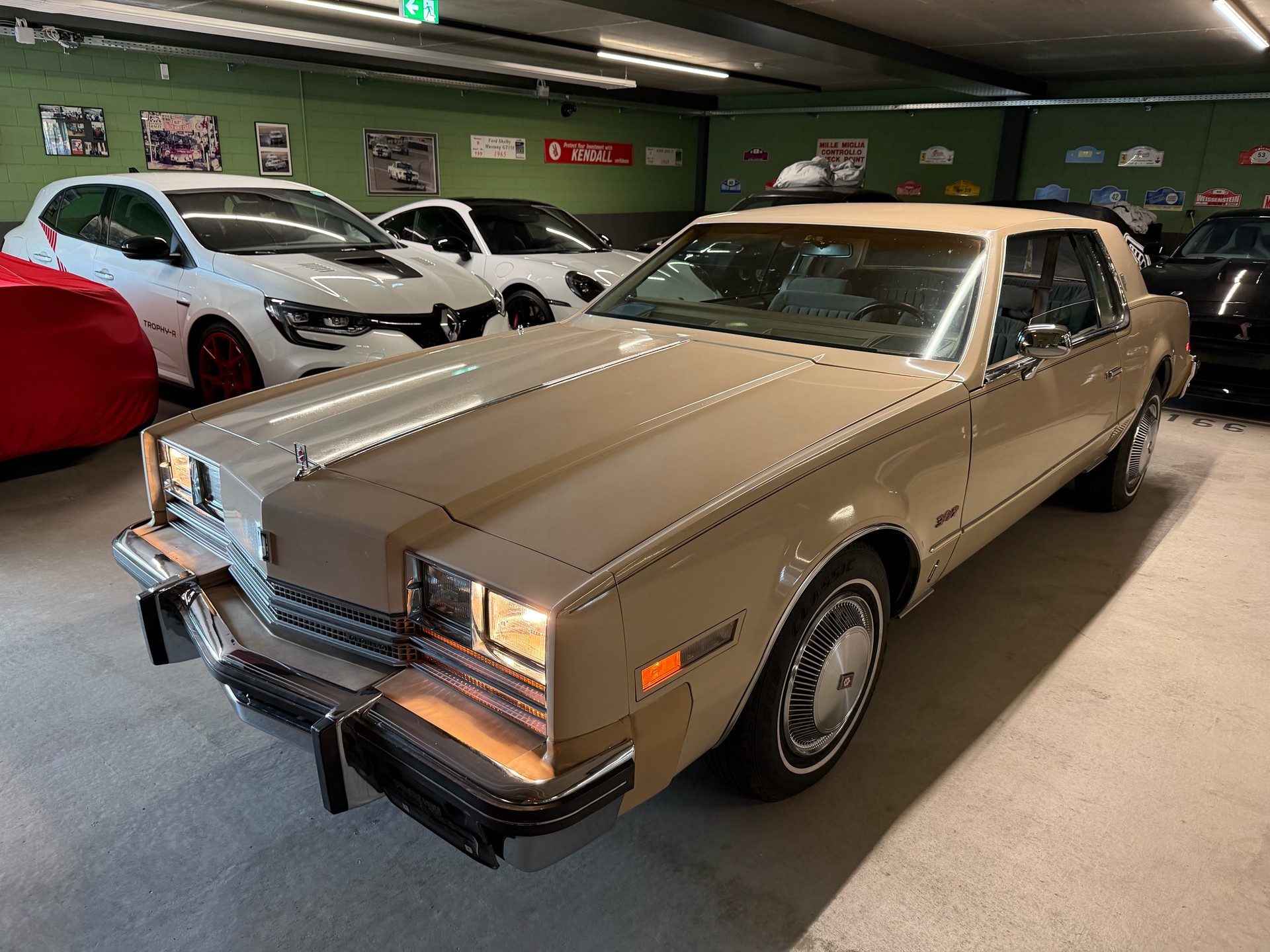 OLDSMOBILE Toronado - Erstlack - 1 Hand