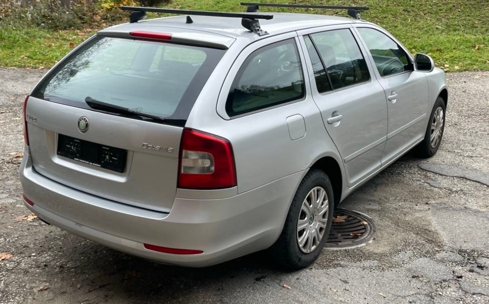 SKODA Octavia Combi 1.8 TSI Adventure 4x4-image-5