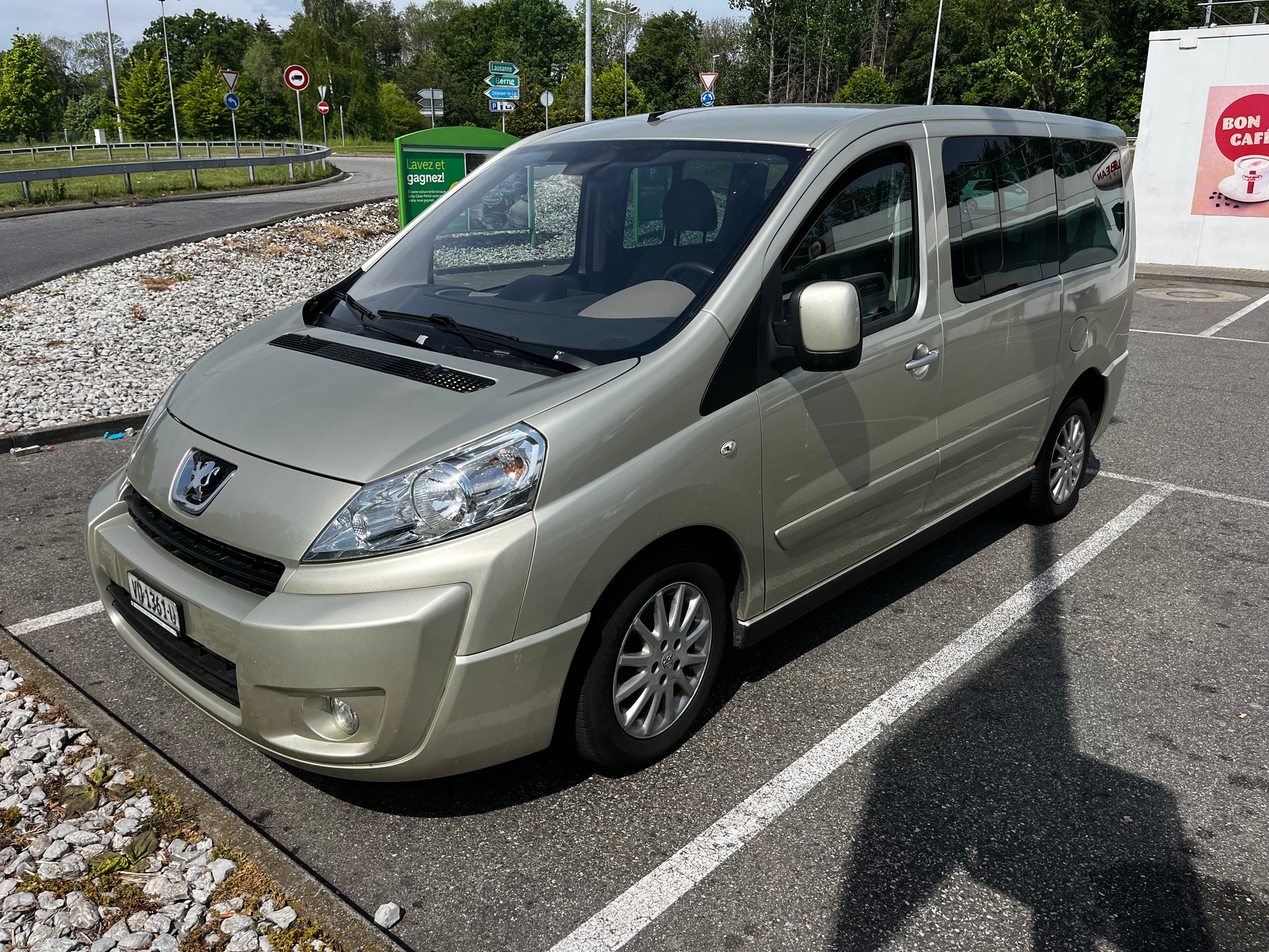 PEUGEOT Expert Tepee 2.0 HDi Confort L1 8 places-image-2