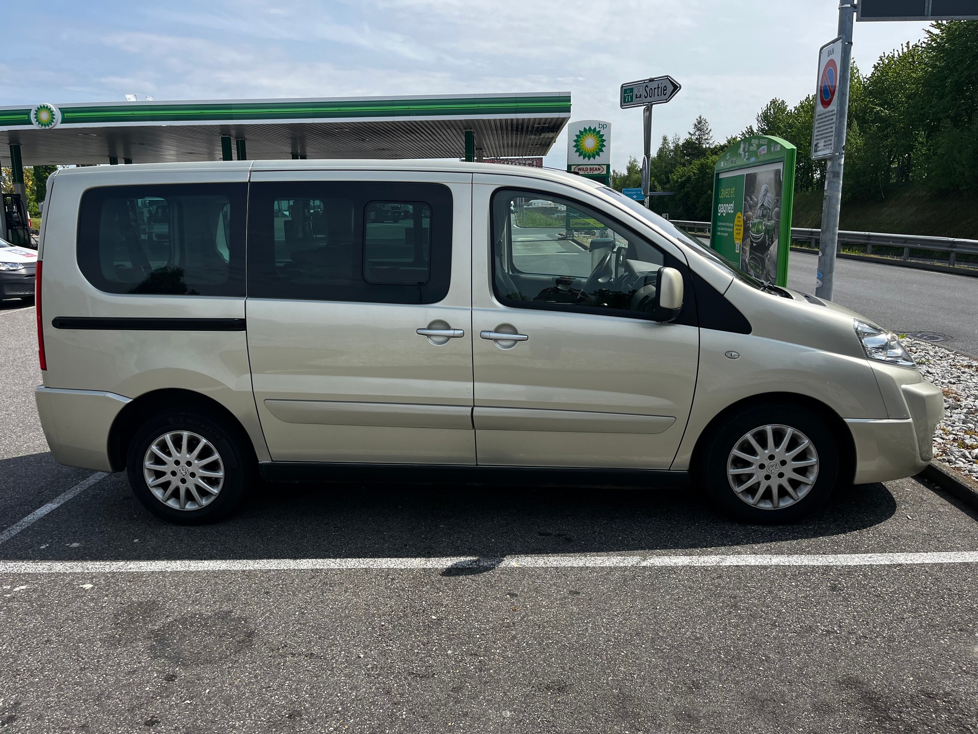 PEUGEOT Expert Tepee 2.0 HDi Confort L1 8 places-image-5