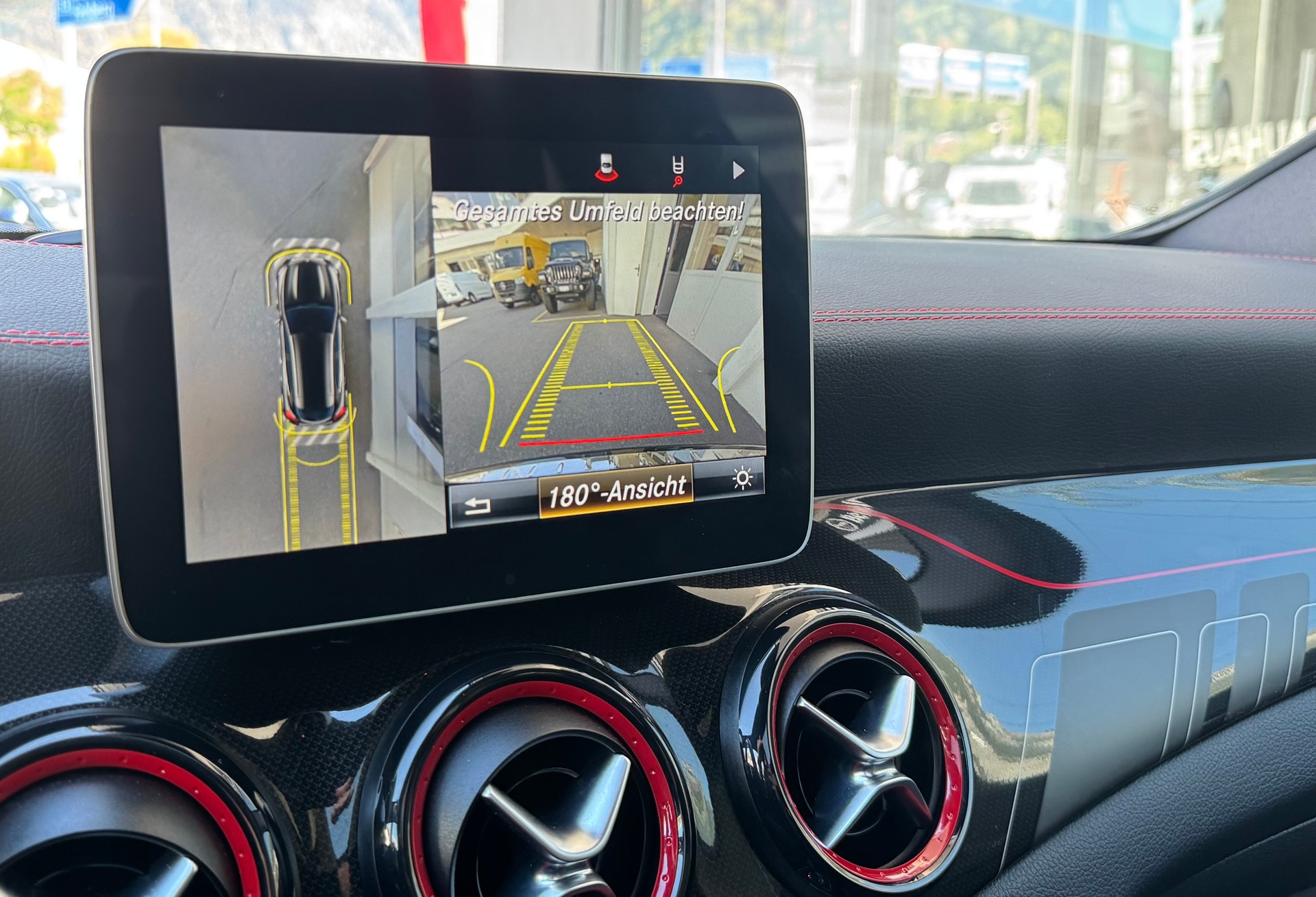 MERCEDES-BENZ GLA 45 AMG 4Matic 7G-DCT-image-14