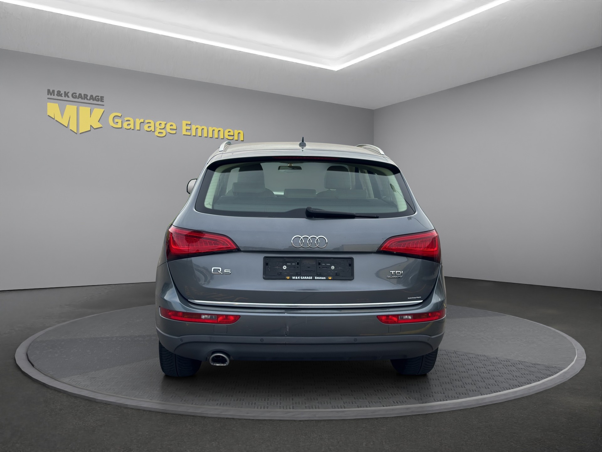 AUDI Q5 2.0 TDI quattro S-tronic-showroom-element-3