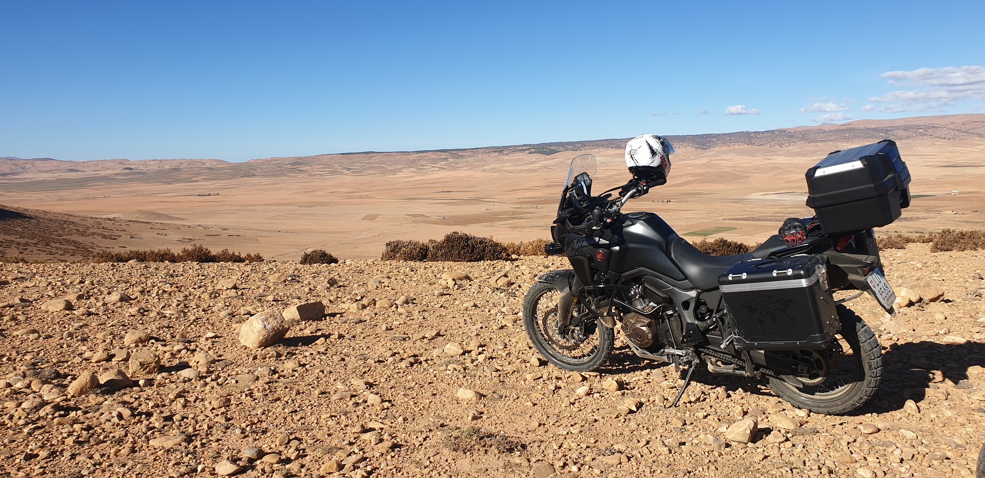 HONDA CRF 1000A Africa Twin-image-1