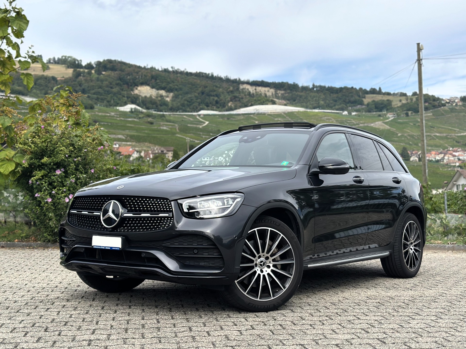 MERCEDES-BENZ GLC 300 d AMG Line 4Matic 9G-Tronic-showroom-element-3