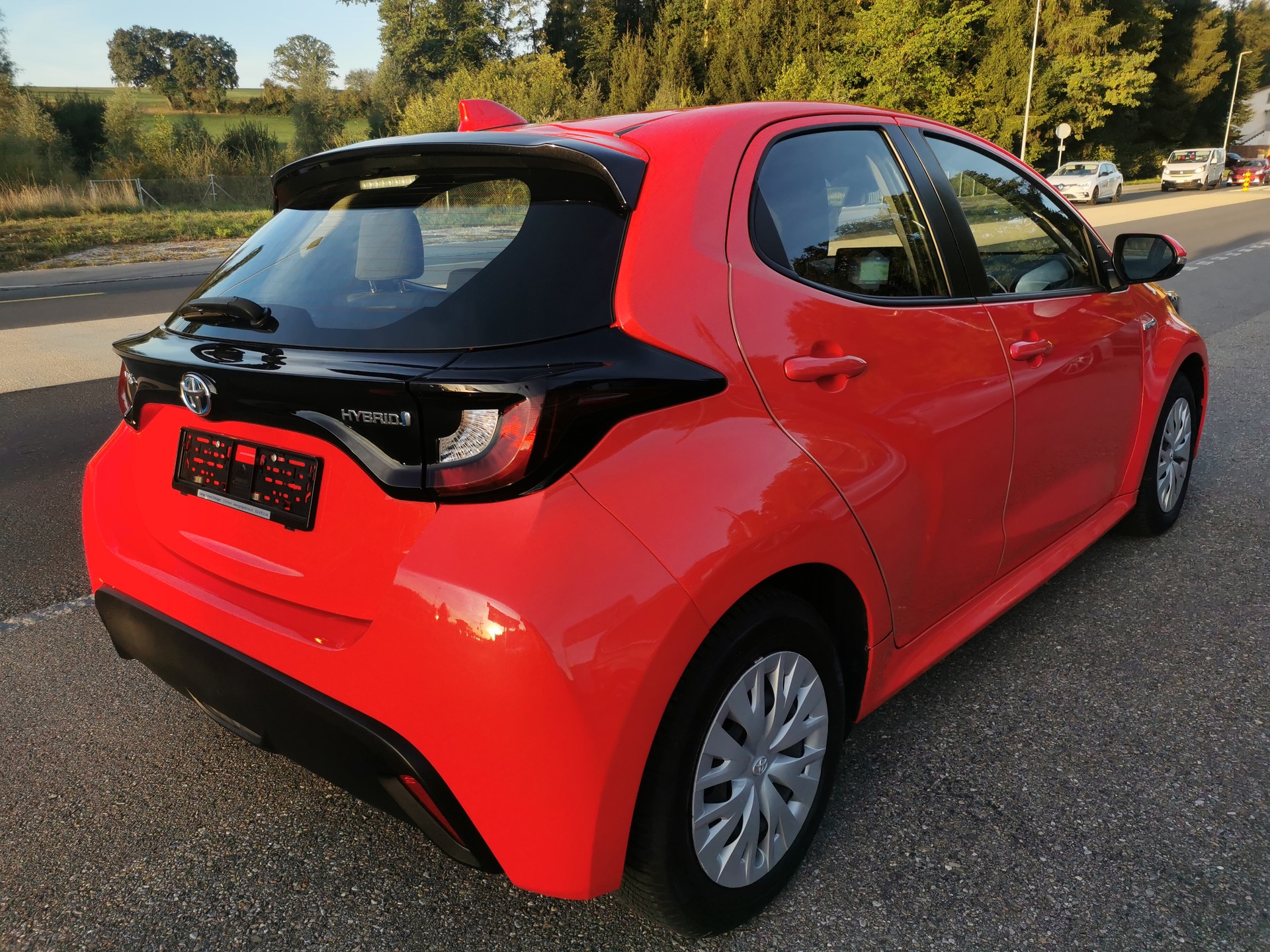 TOYOTA Yaris 1.5 Comfort e-CVT-image-4