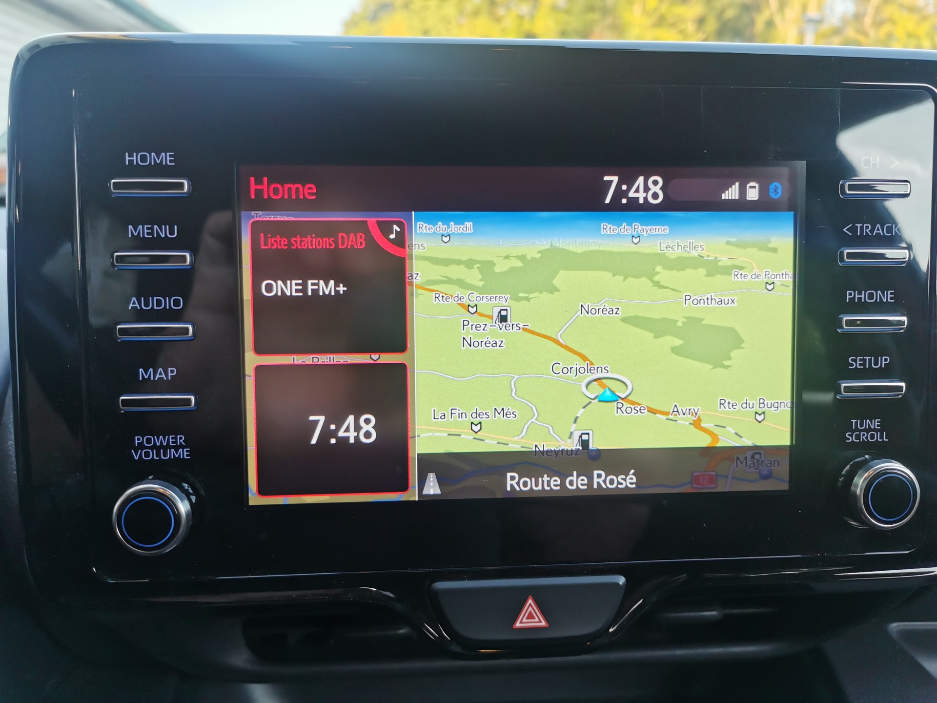 TOYOTA Yaris 1.5 Comfort e-CVT-image-11