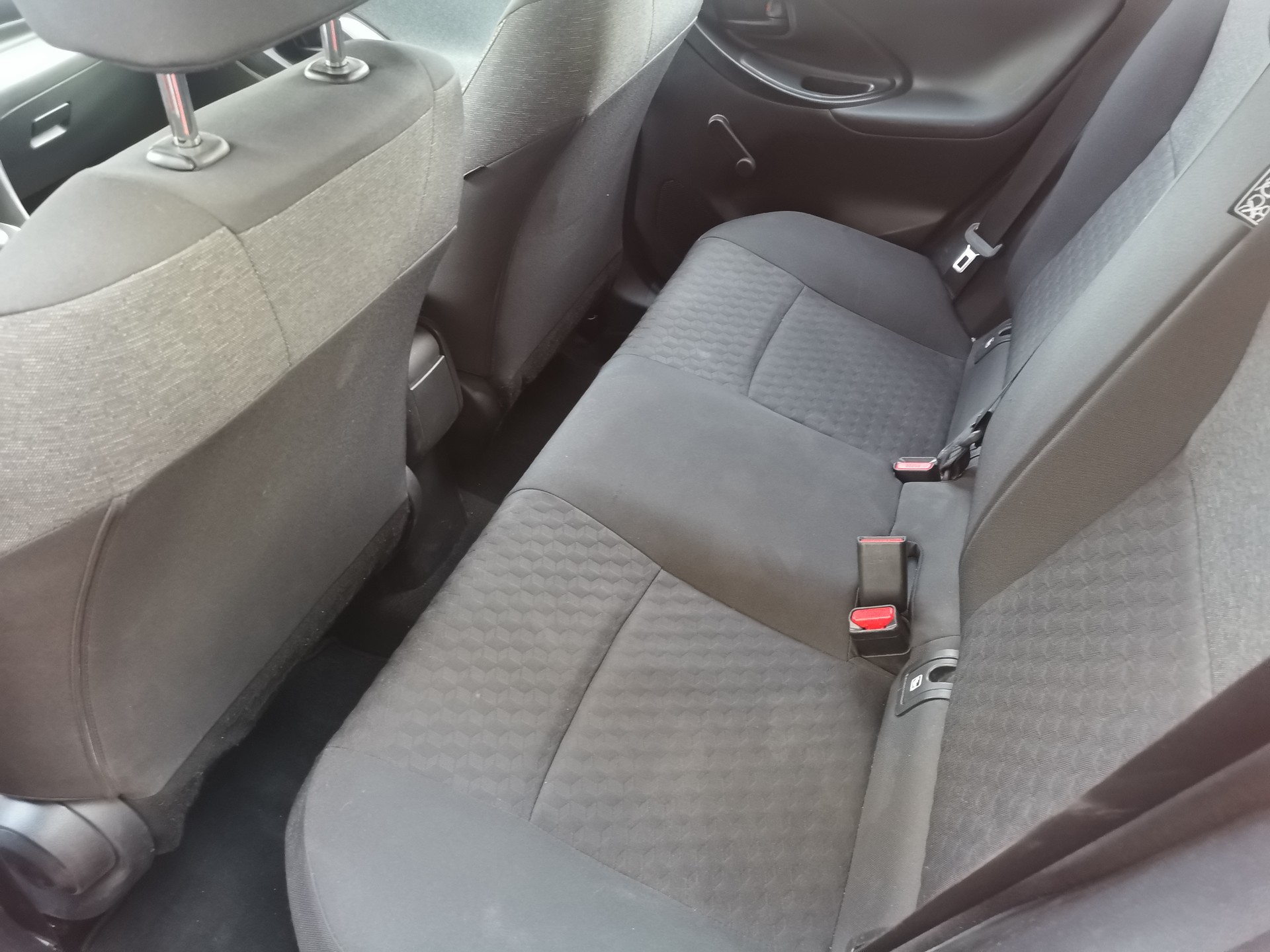 TOYOTA Yaris 1.5 Comfort e-CVT-image-13