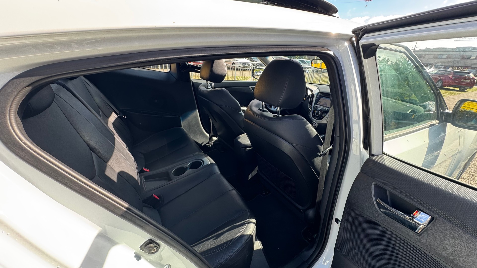 HYUNDAI Veloster 1.6 GDI-image-10