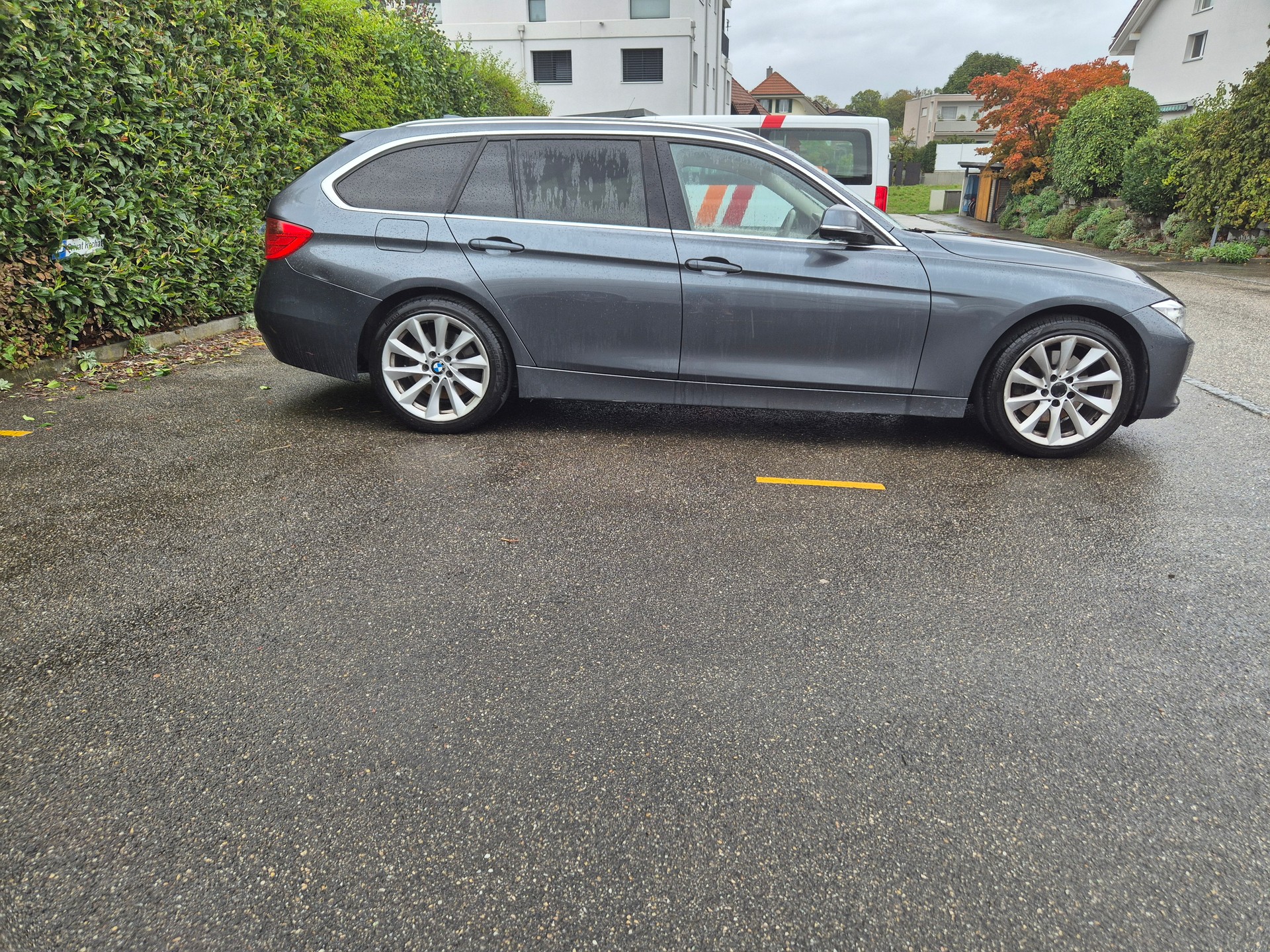 BMW 330d xDrive-image-1