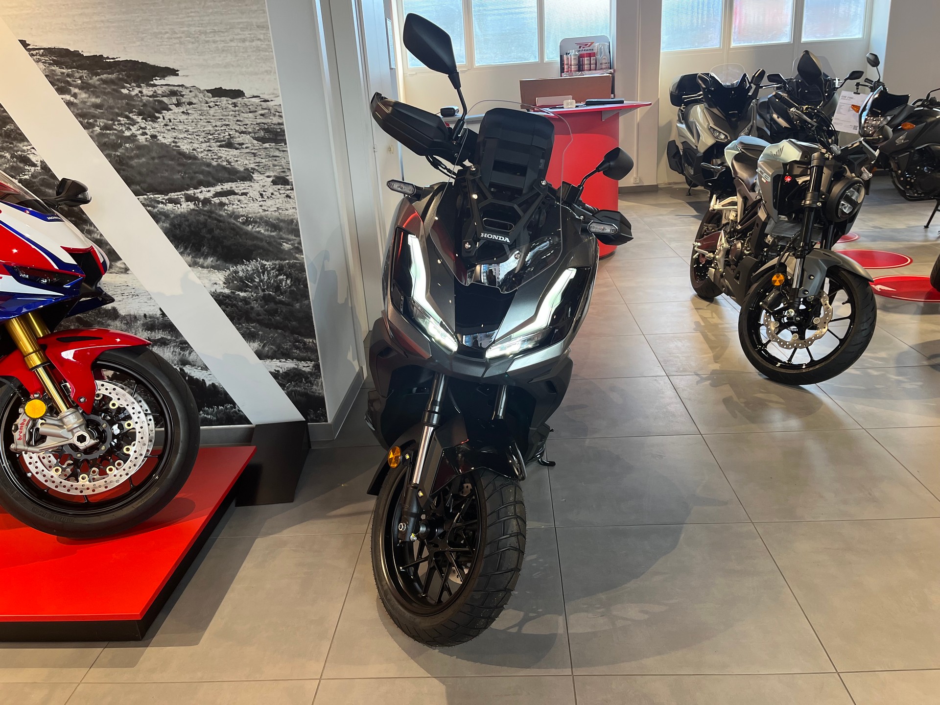 HONDA ADV 350-image-2