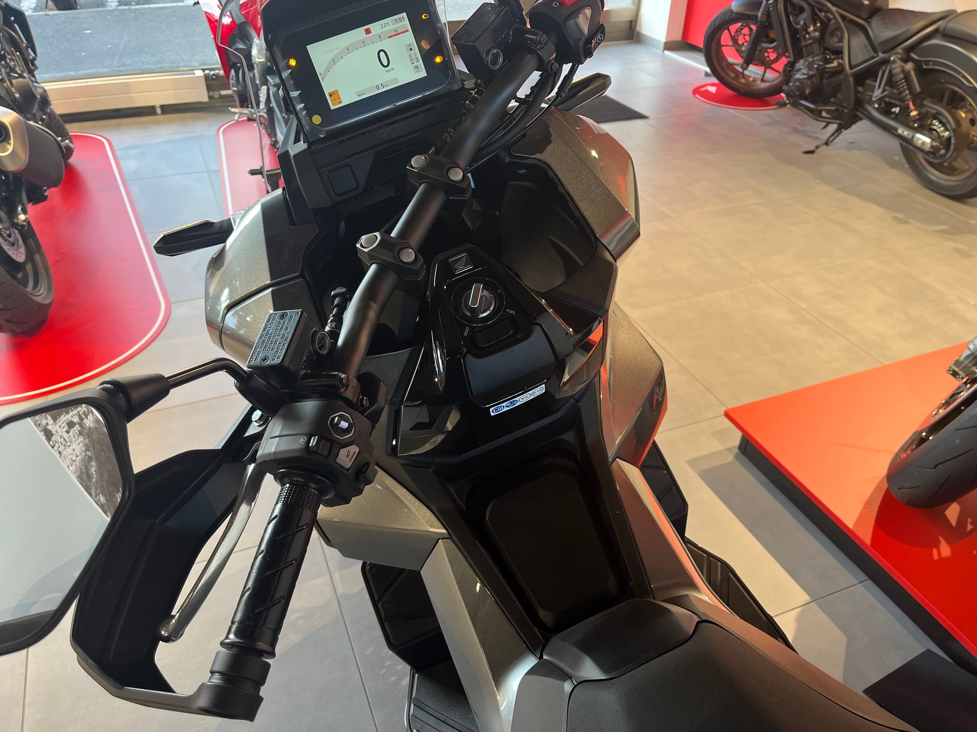 HONDA ADV 350-image-8