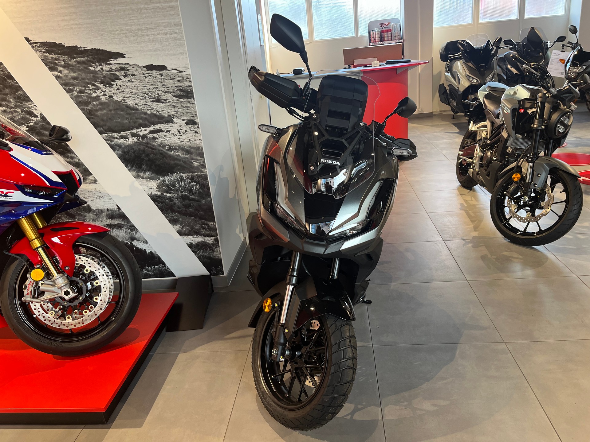 HONDA ADV 350-image-1