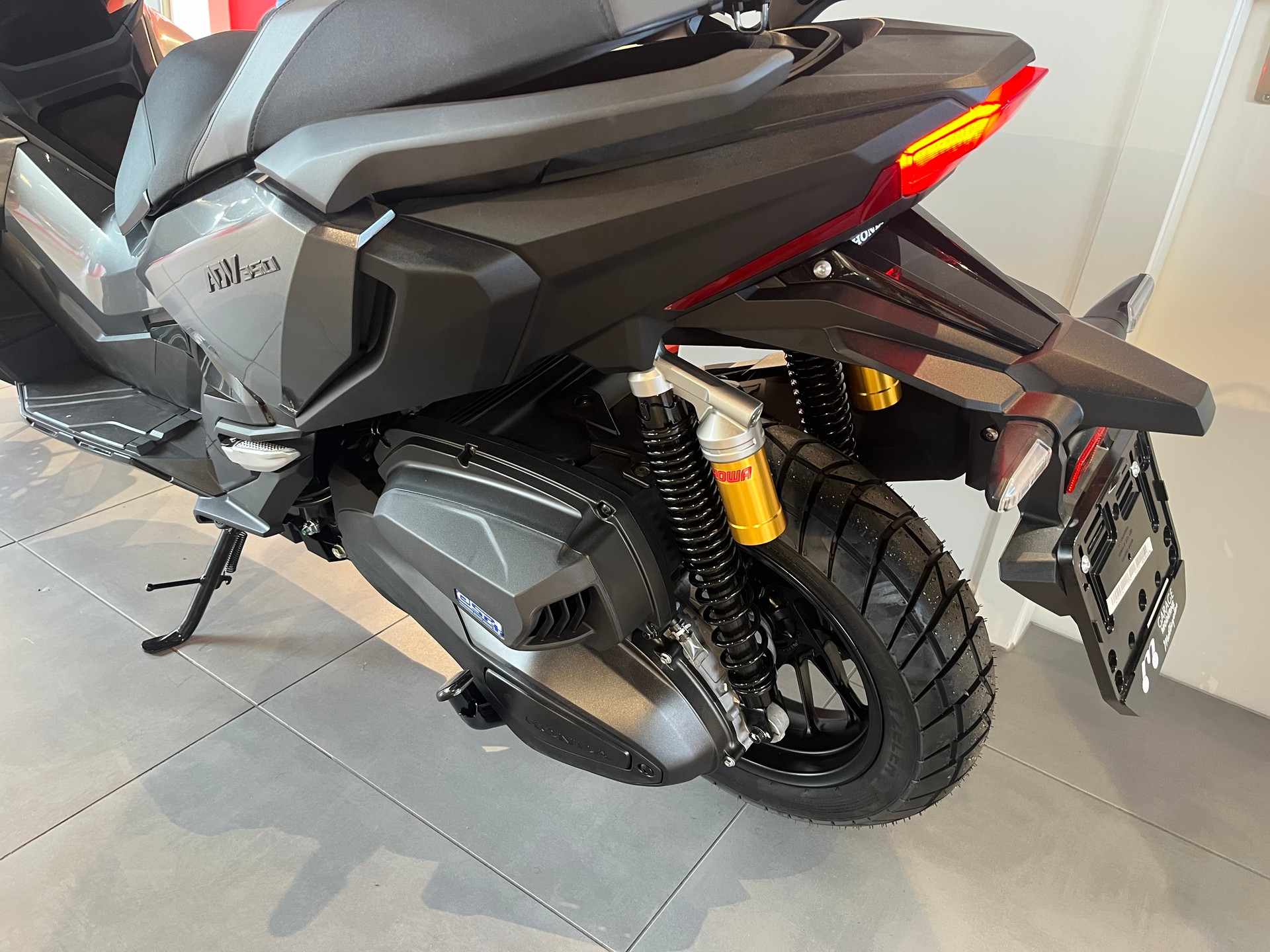 HONDA ADV 350-image-5