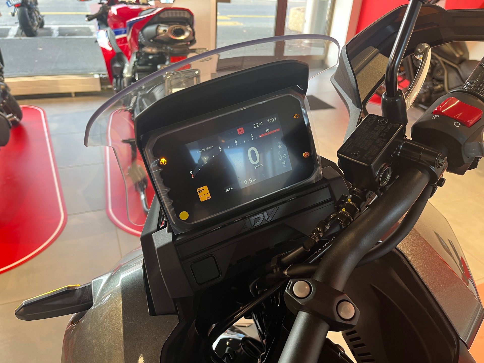 HONDA ADV 350-image-7