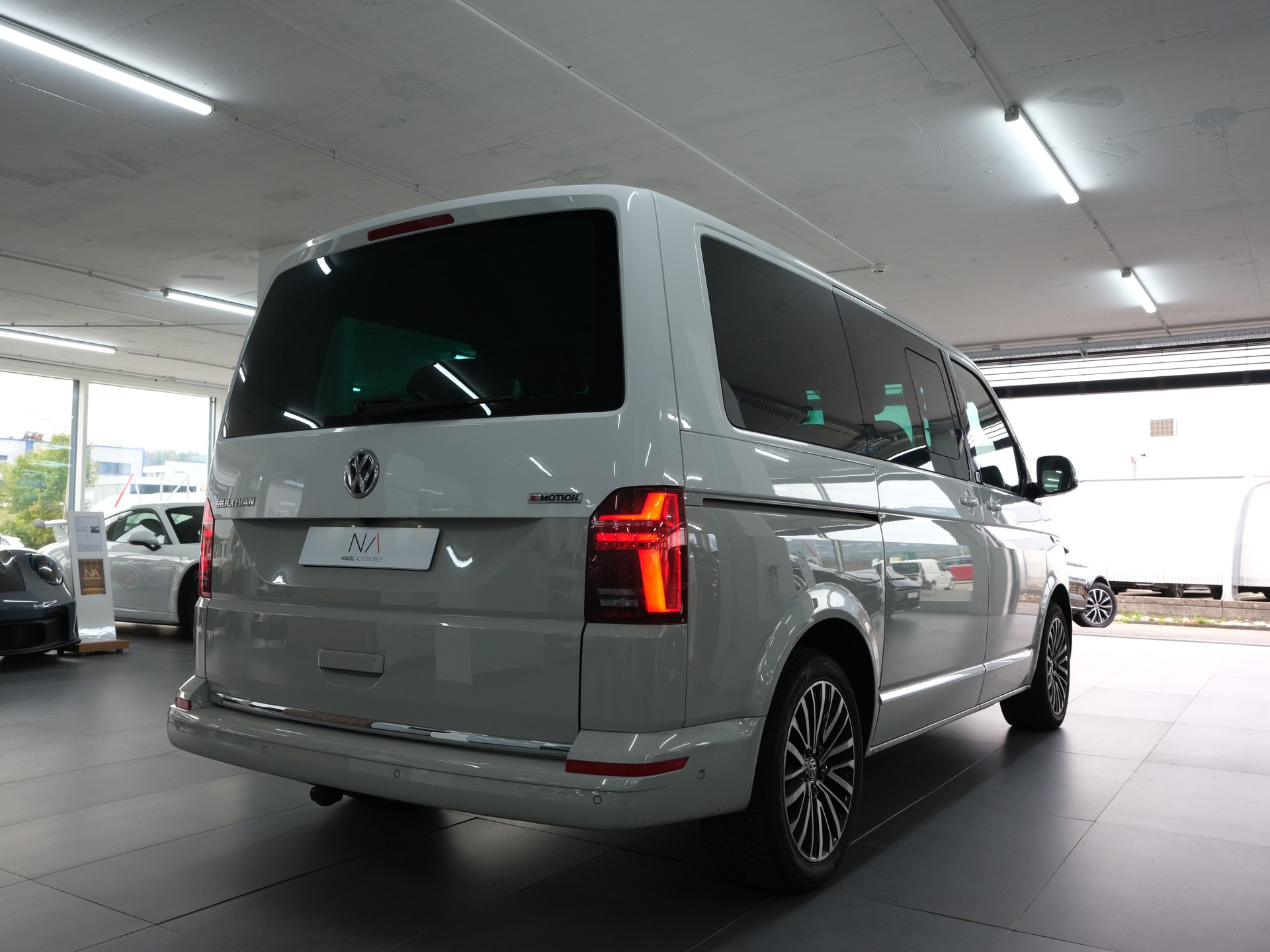 VW T6.1 Multivan 2.0 Bi-TDI Family 4Motion DSG *360 Kamera* *Assistenten* *CarPlay*-showroom-element-2
