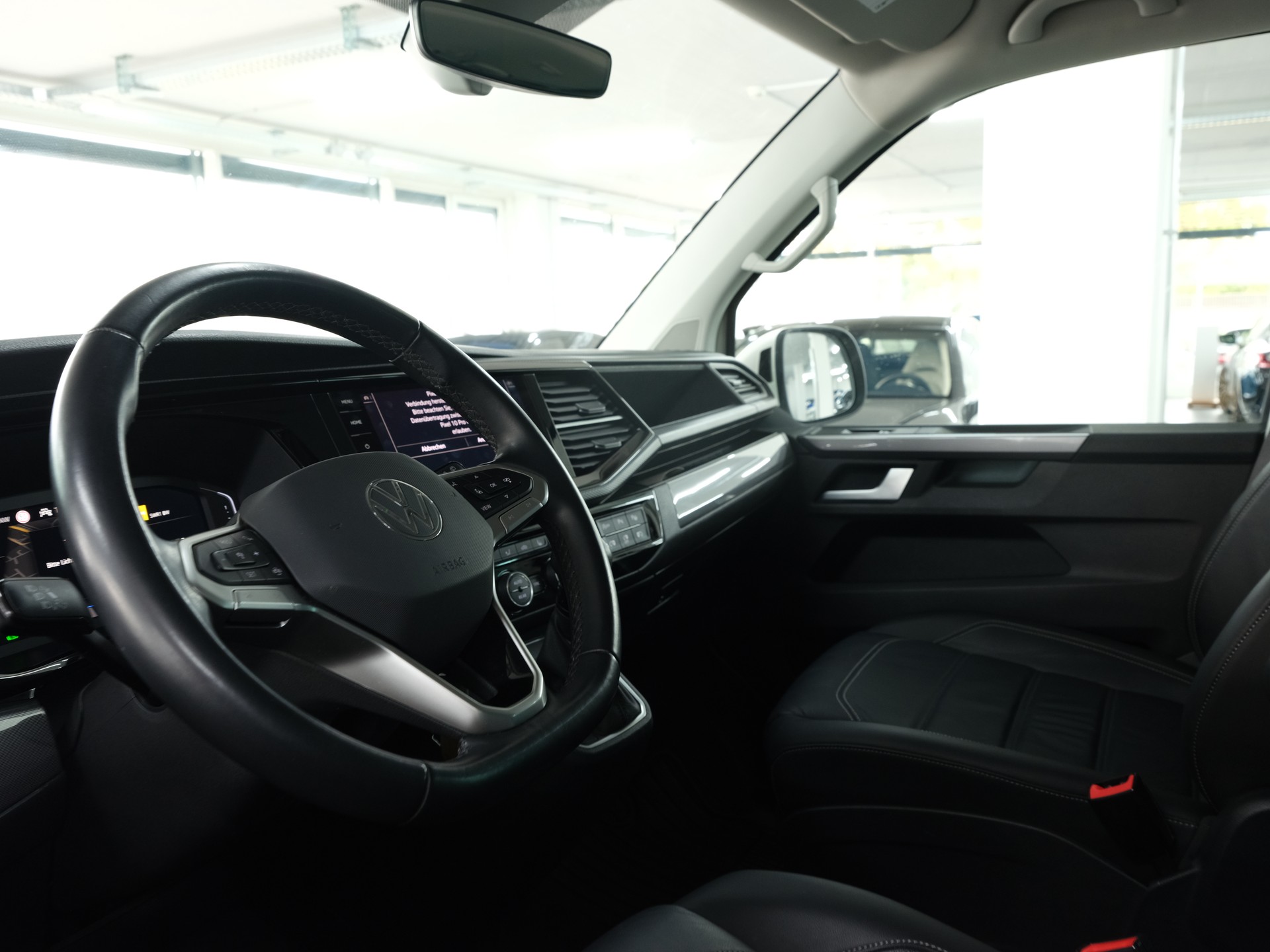 VW T6.1 Multivan 2.0 Bi-TDI Family 4Motion DSG *360 Kamera* *Assistenten* *CarPlay*-image-21