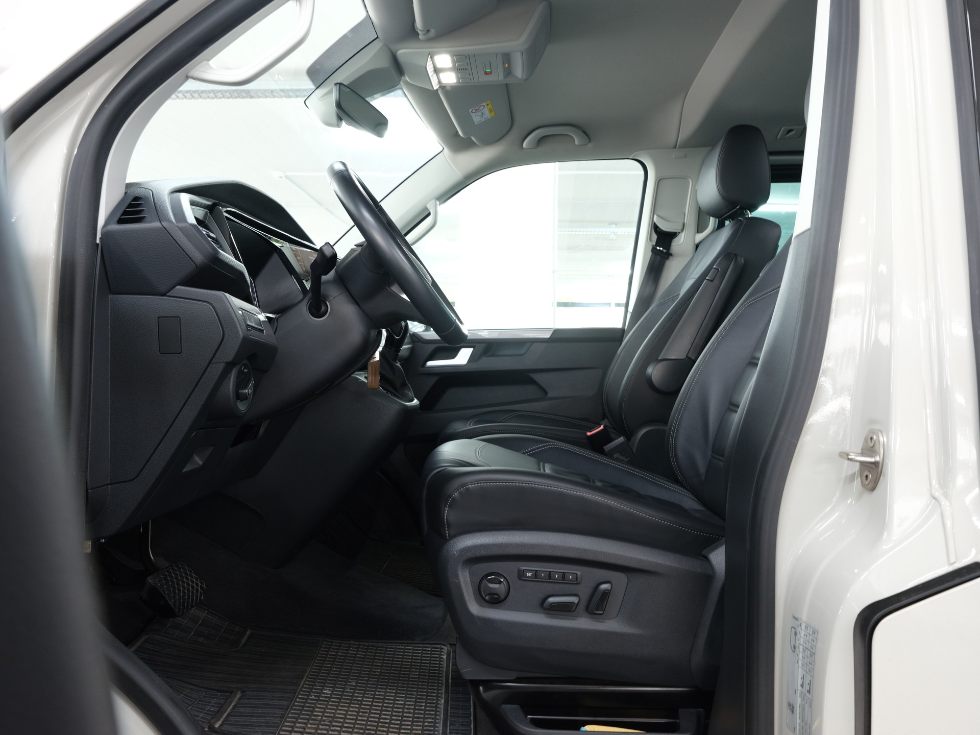 VW T6.1 Multivan 2.0 Bi-TDI Family 4Motion DSG *360 Kamera* *Assistenten* *CarPlay*-image-19