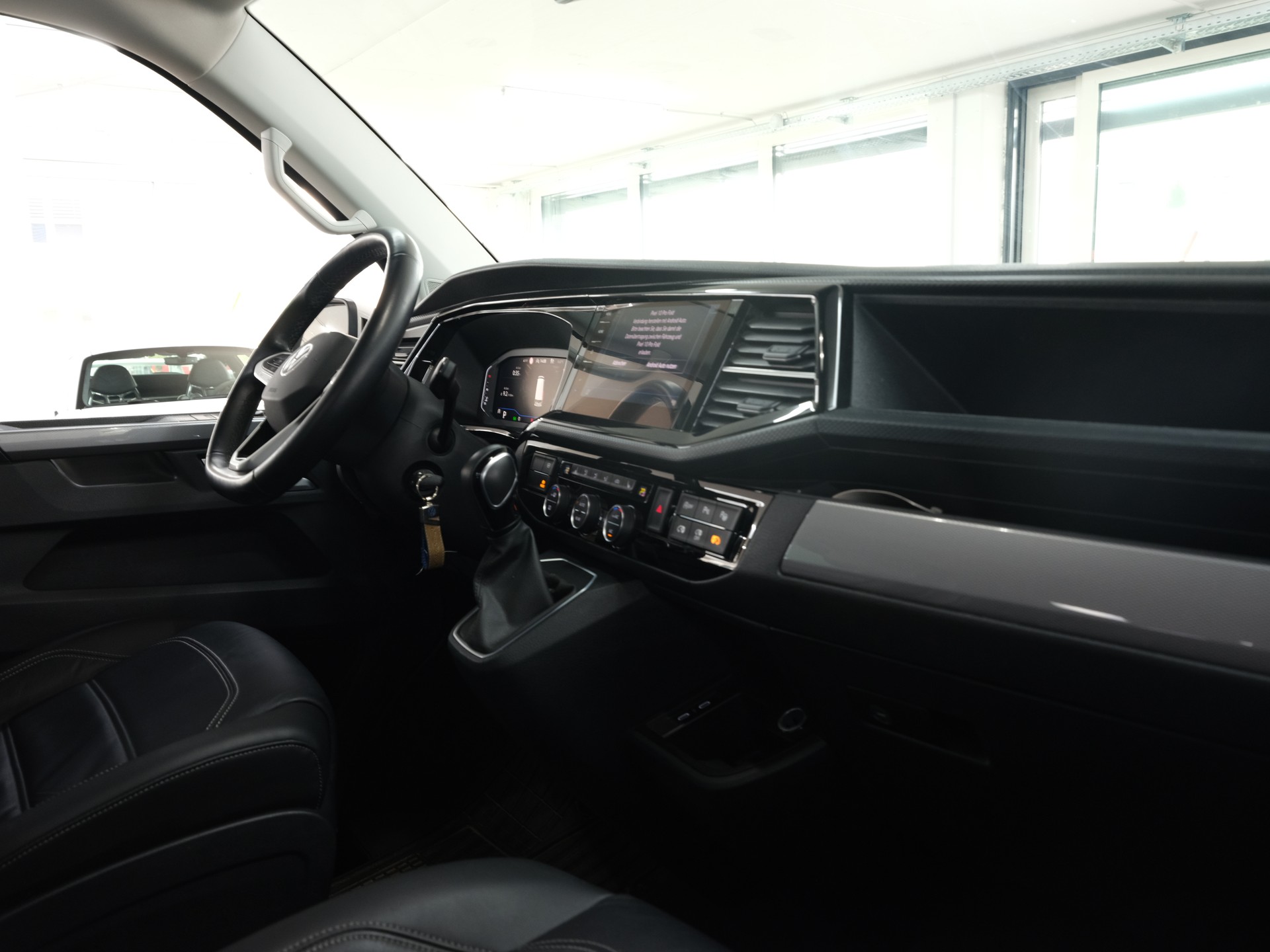 VW T6.1 Multivan 2.0 Bi-TDI Family 4Motion DSG *360 Kamera* *Assistenten* *CarPlay*-image-31