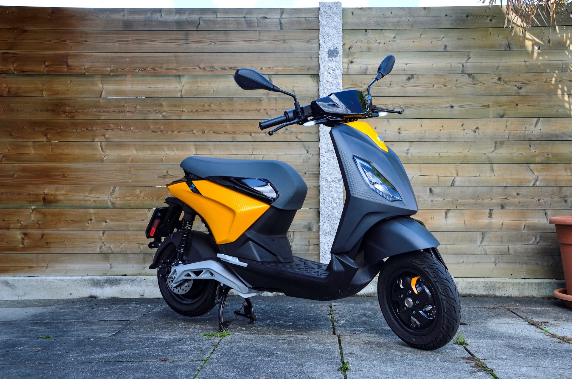 PIAGGIO Piaggio 1 Active 60km/h Full Electric-image-1