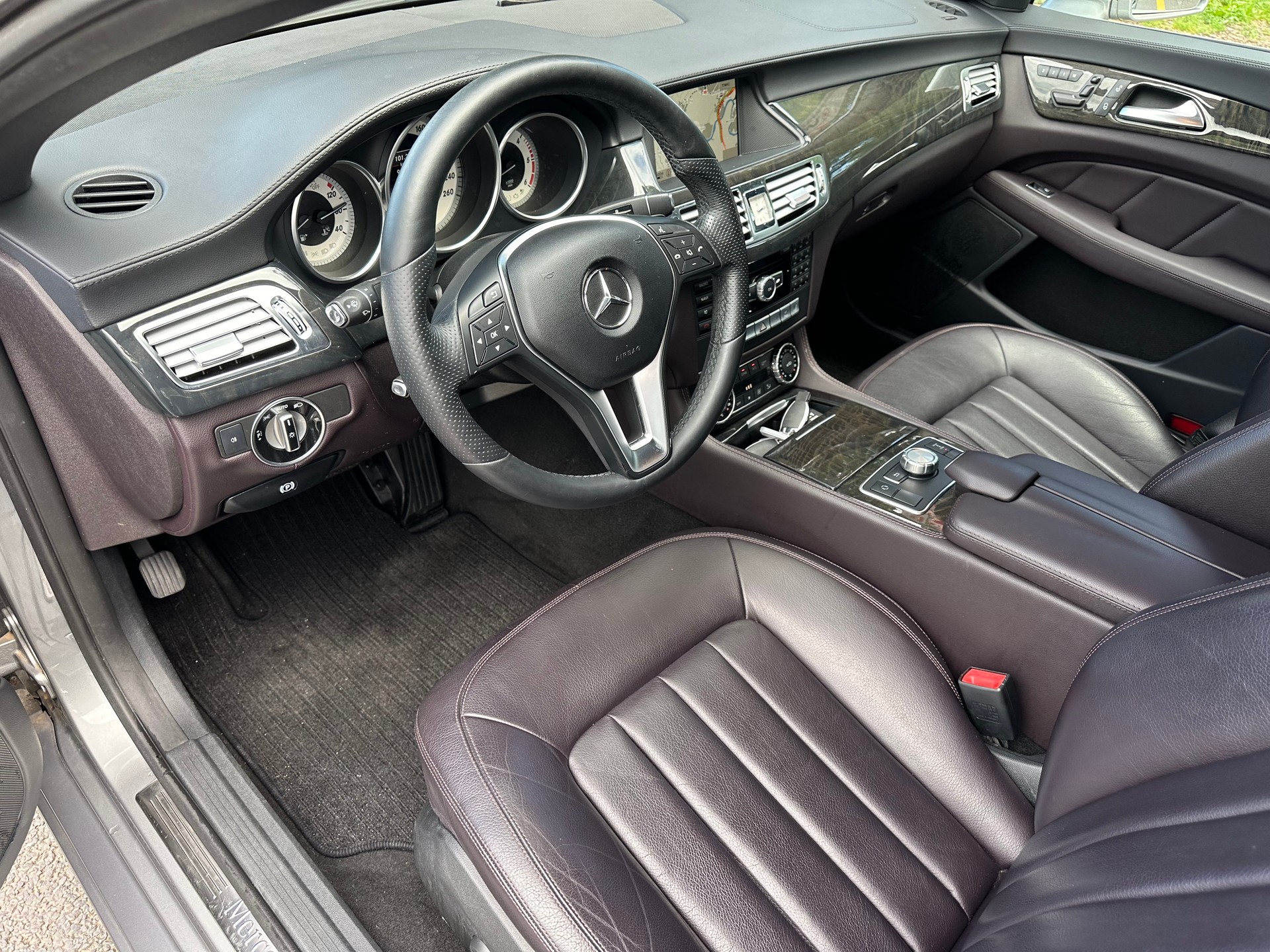 MERCEDES-BENZ CLS 350 CDI 4Matic 7G-Tronic-image-12