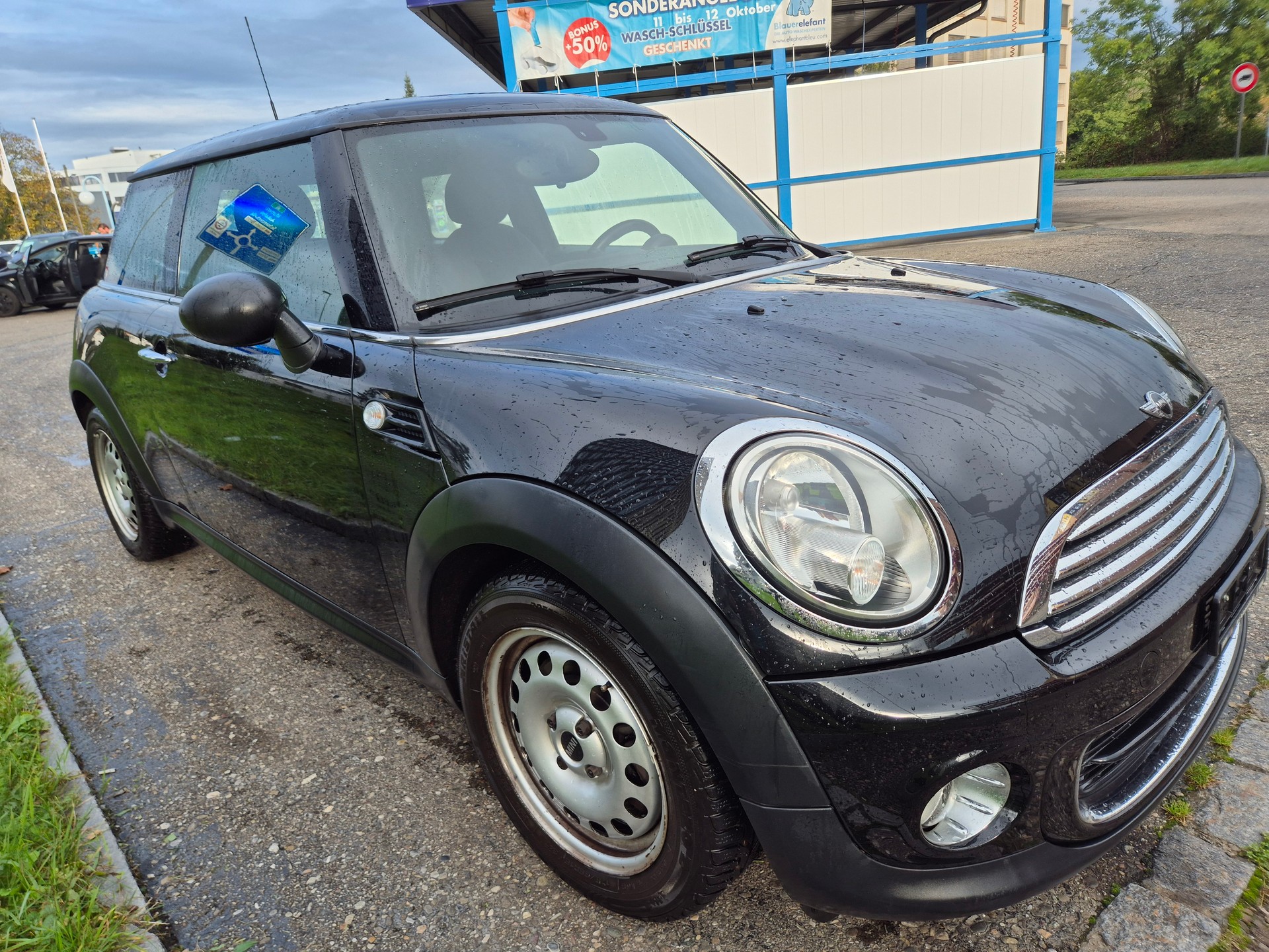 MINI Mini One-image-1