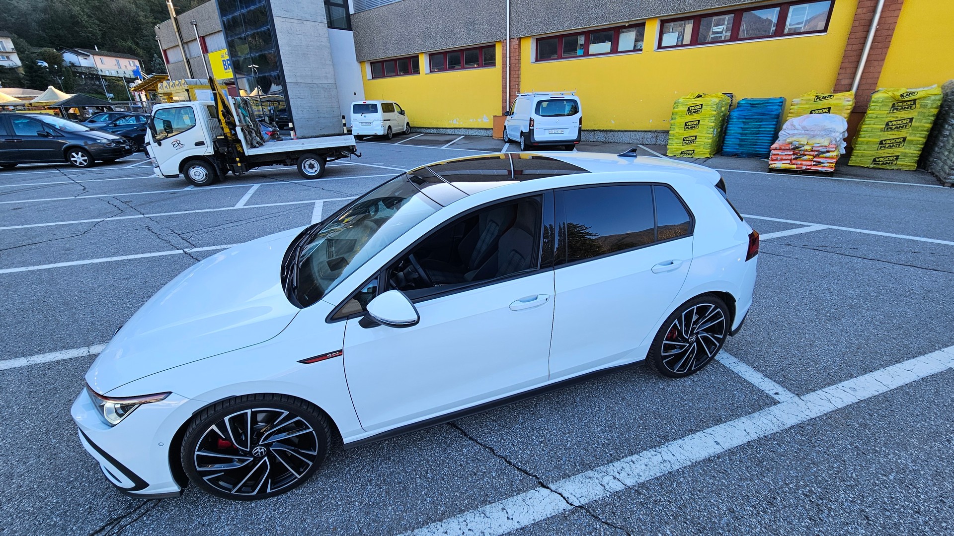 VW Golf 2.0 TSI GTI DSG-image-11