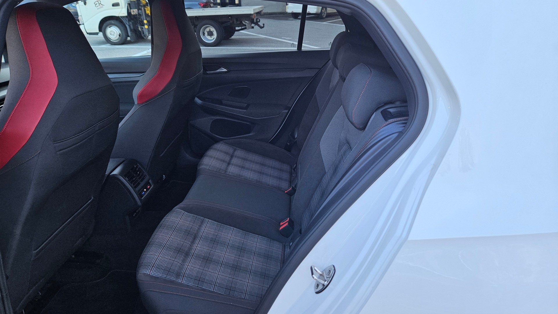 VW Golf 2.0 TSI GTI DSG-image-7