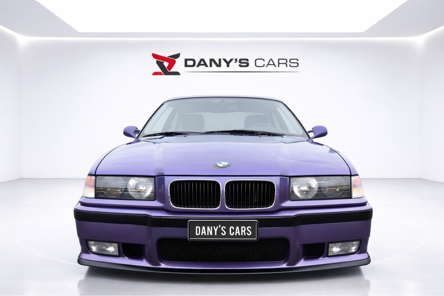 BMW 318iS Coupé M-Technic Individual-showroom-element-1