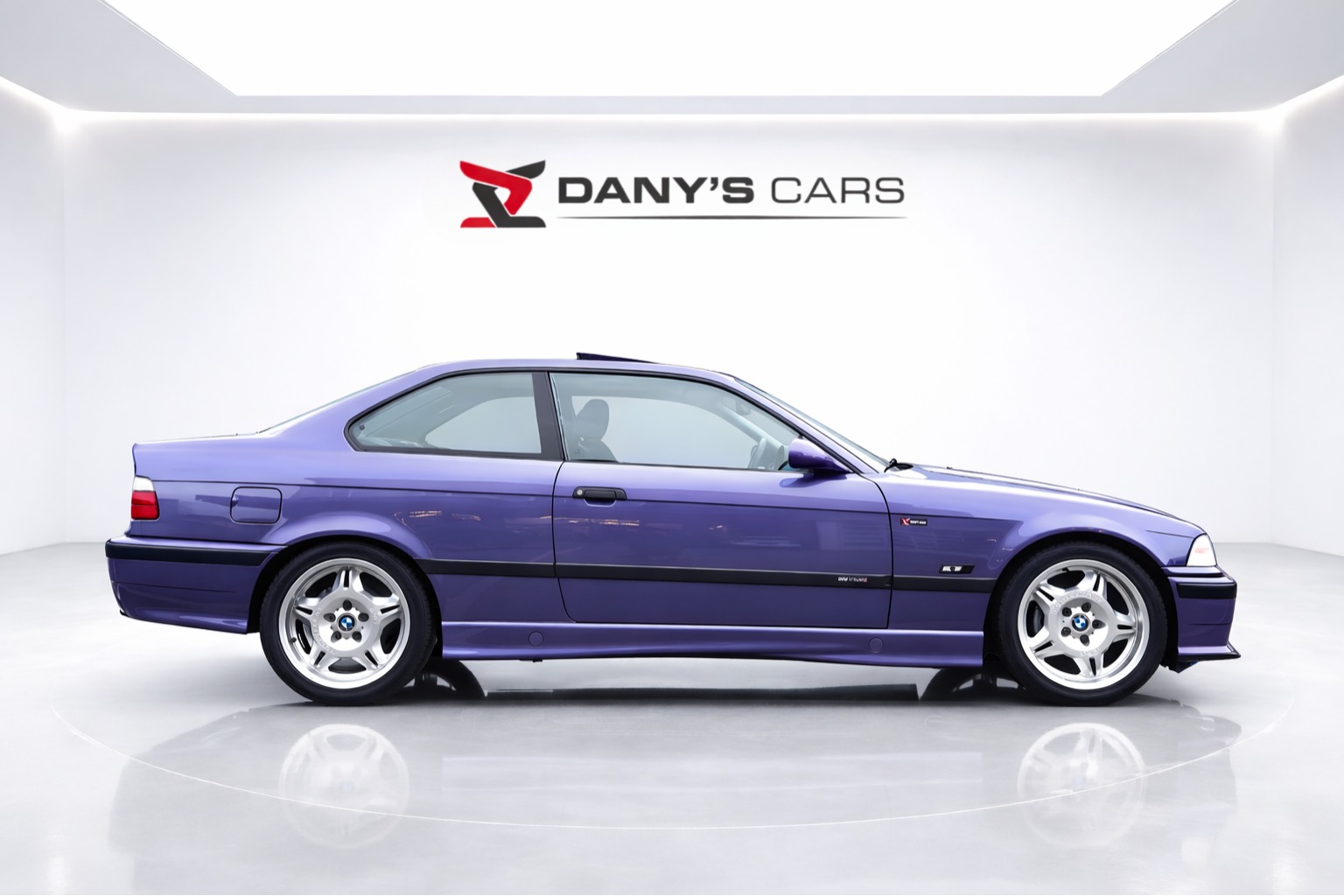 BMW 318iS Coupé M-Technic Individual-showroom-element-3