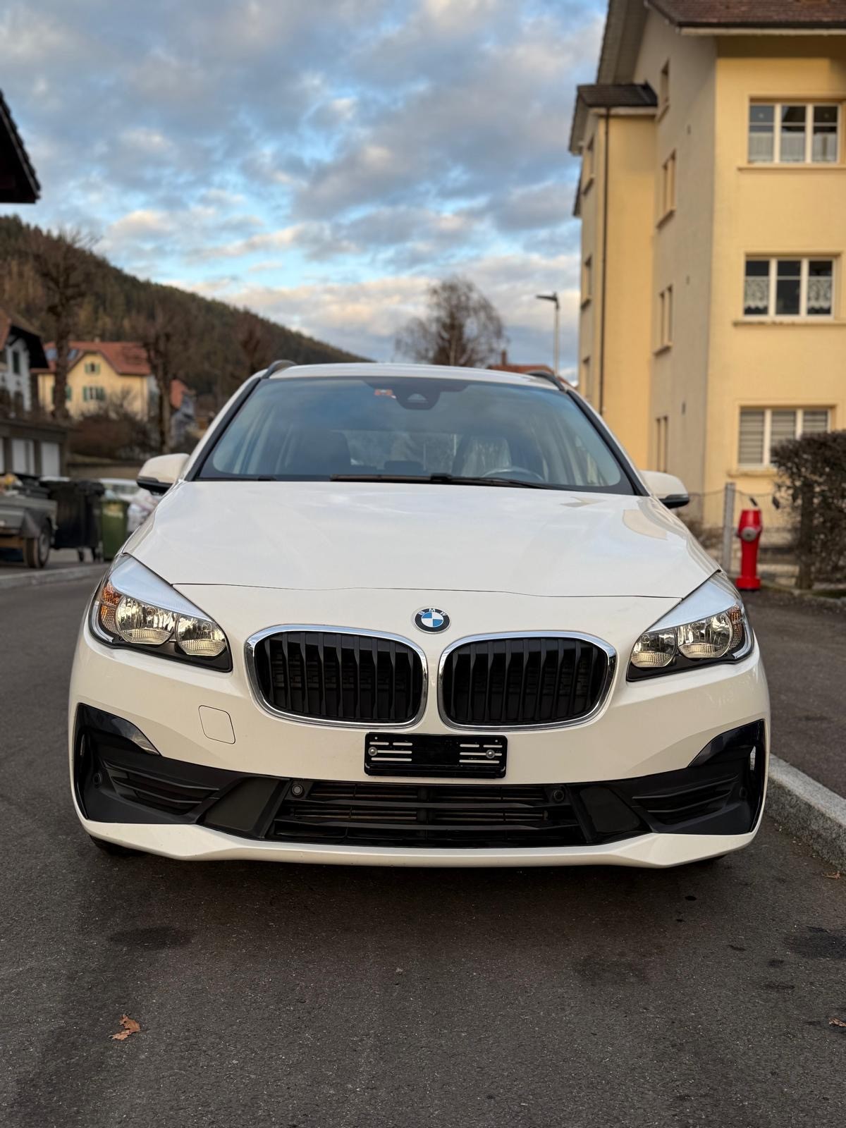 BMW 216d Gran Tourer DKG Essential Edition-image-4