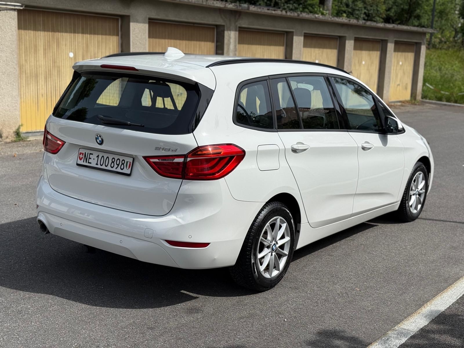 BMW 216d Gran Tourer DKG Essential Edition-image-3