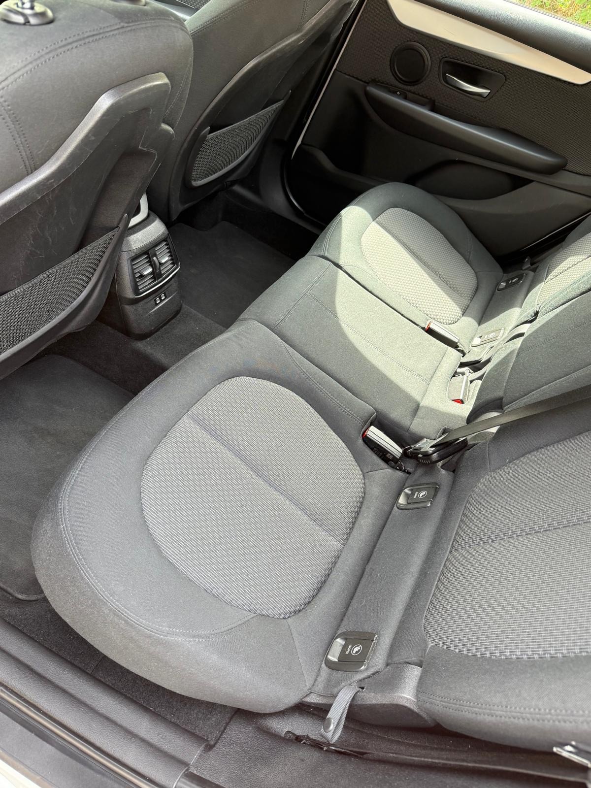 BMW 216d Gran Tourer DKG Essential Edition-image-8