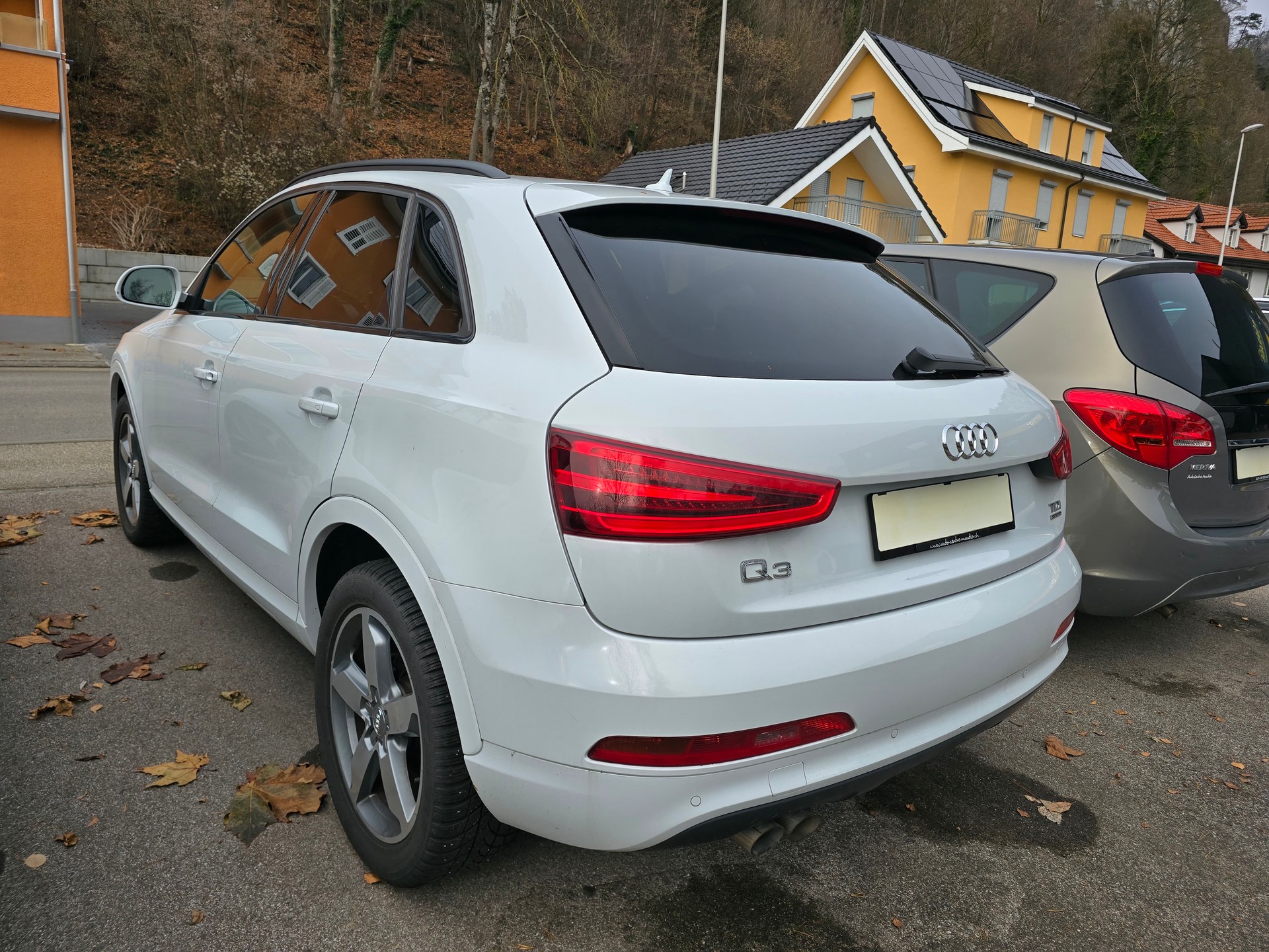 AUDI Q3 2.0 TDI quattro S-tronic-image-3