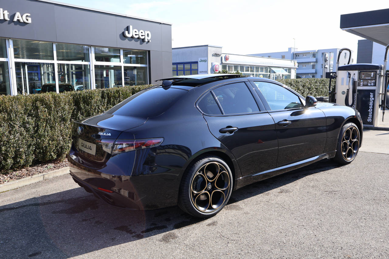 ALFA ROMEO Giulia 2.0 Q4 Intensa-image-1