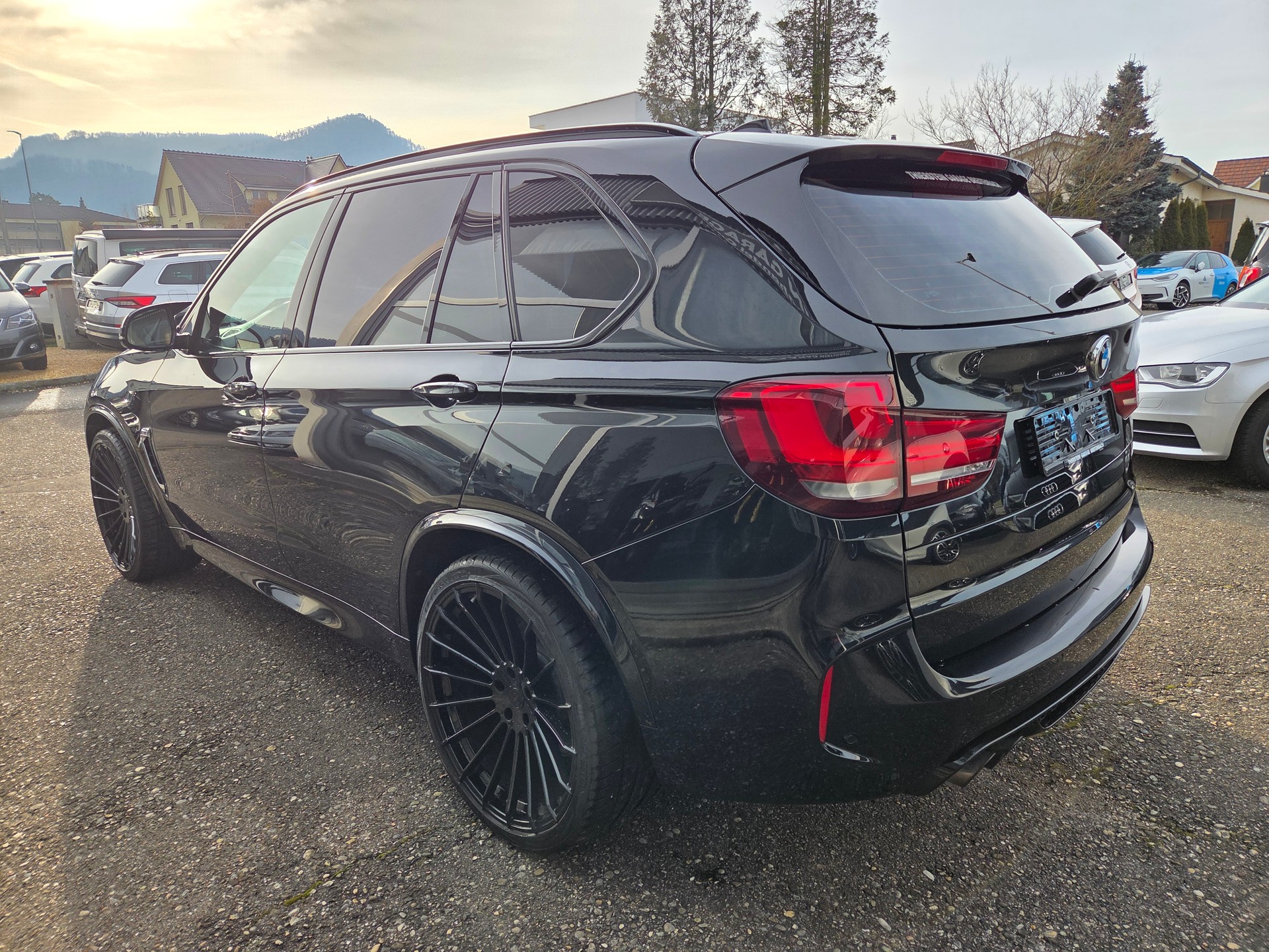 BMW X5M Steptronic-showroom-element-3