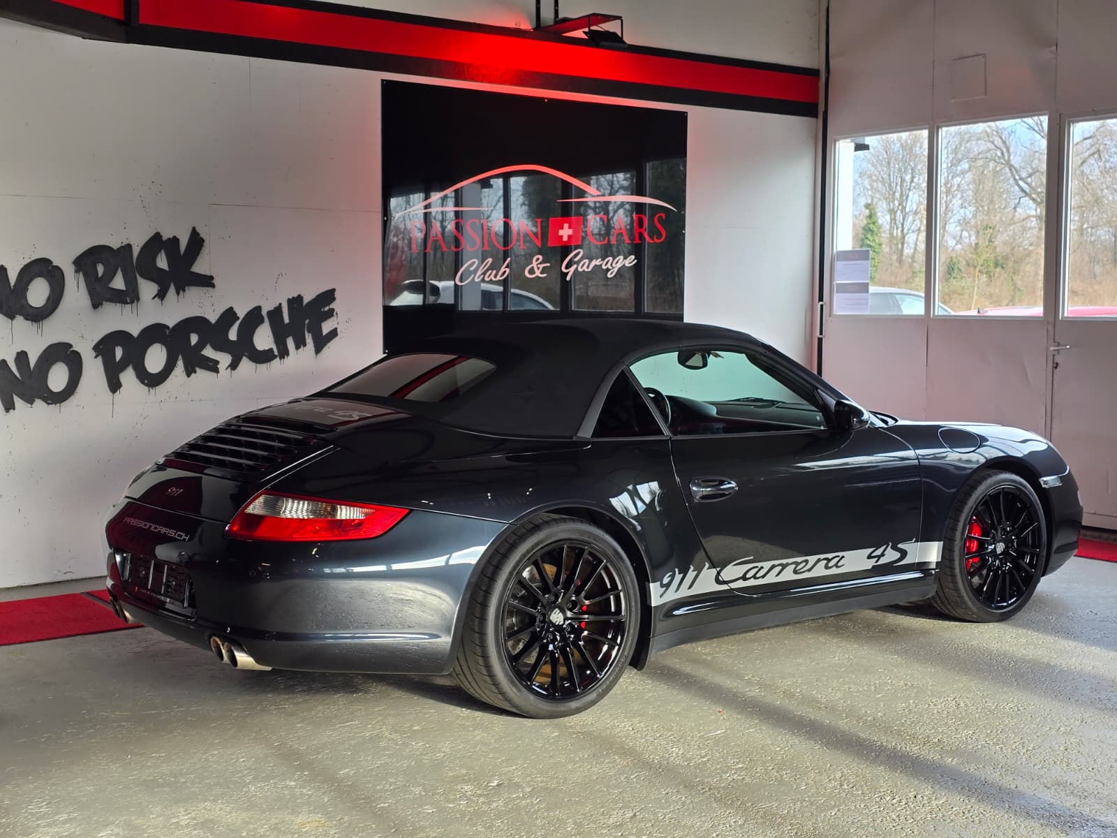 PORSCHE 911 Cabrio Carrera 4S-image-1