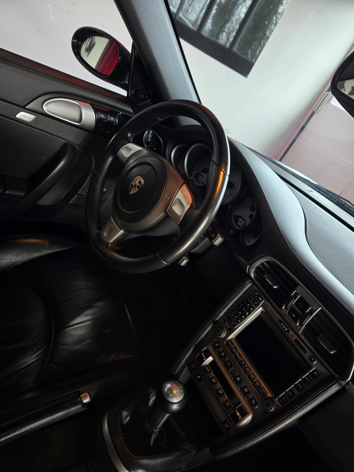 PORSCHE 911 Cabrio Carrera 4S-image-12