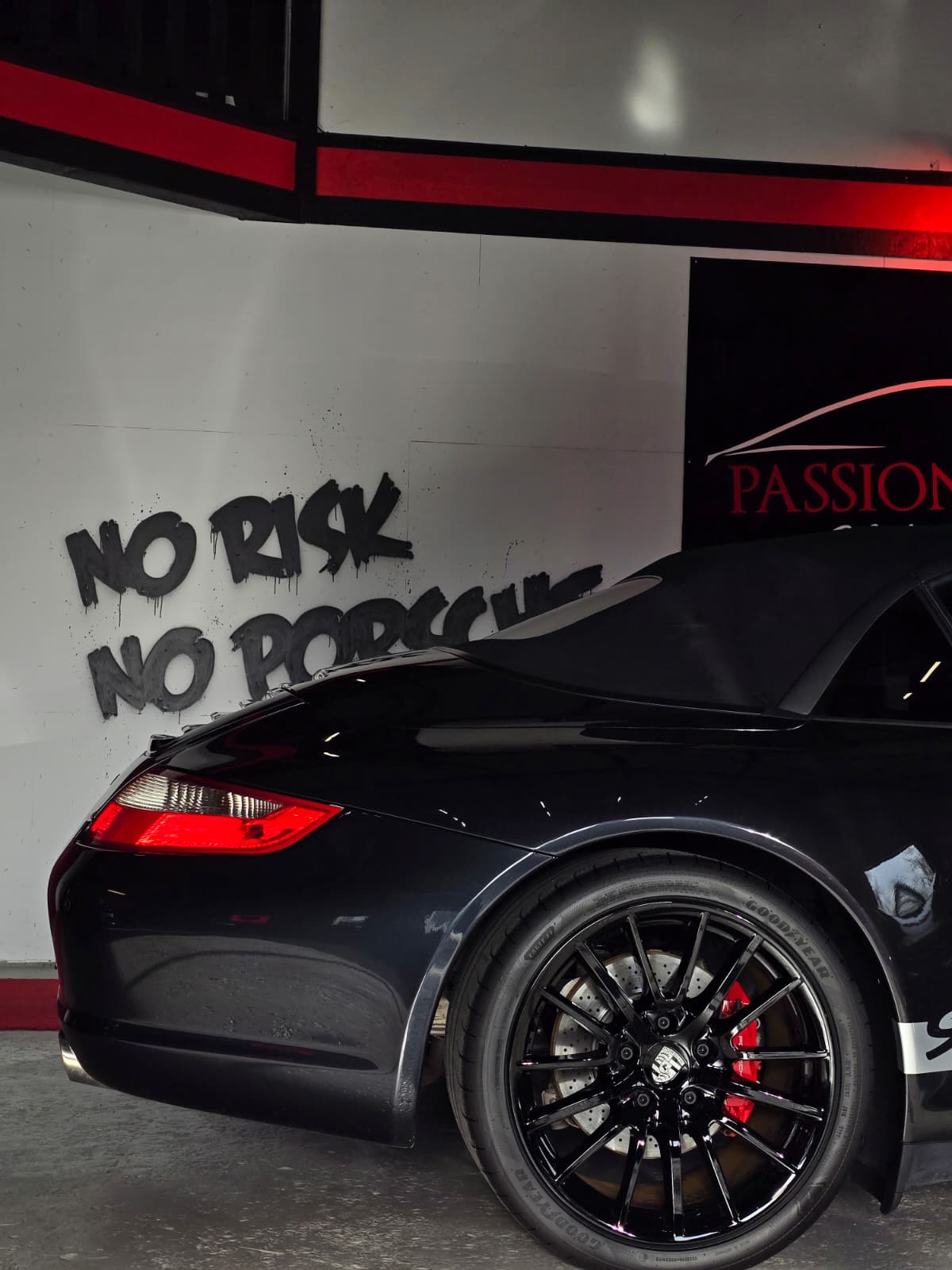 PORSCHE 911 Cabrio Carrera 4S-image-8