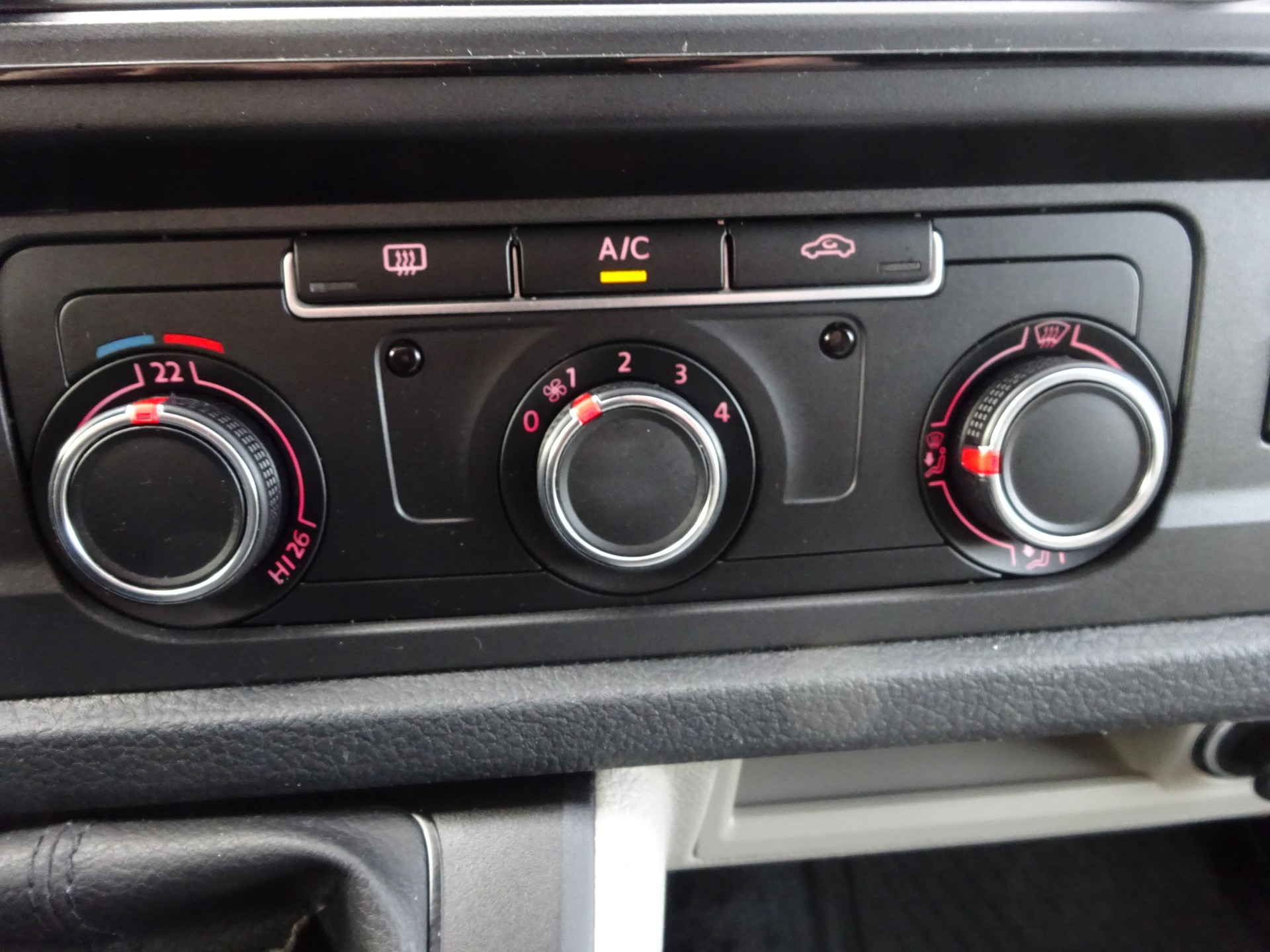 VW T6 2.0 TDI 4Motion-image-12