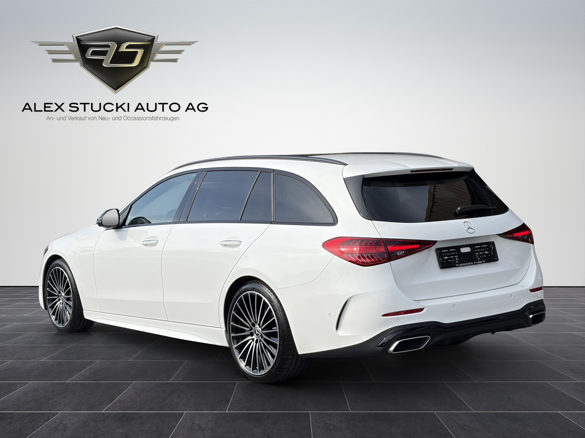 MERCEDES-BENZ C 220 d T 4Matic AMG Line-image-5