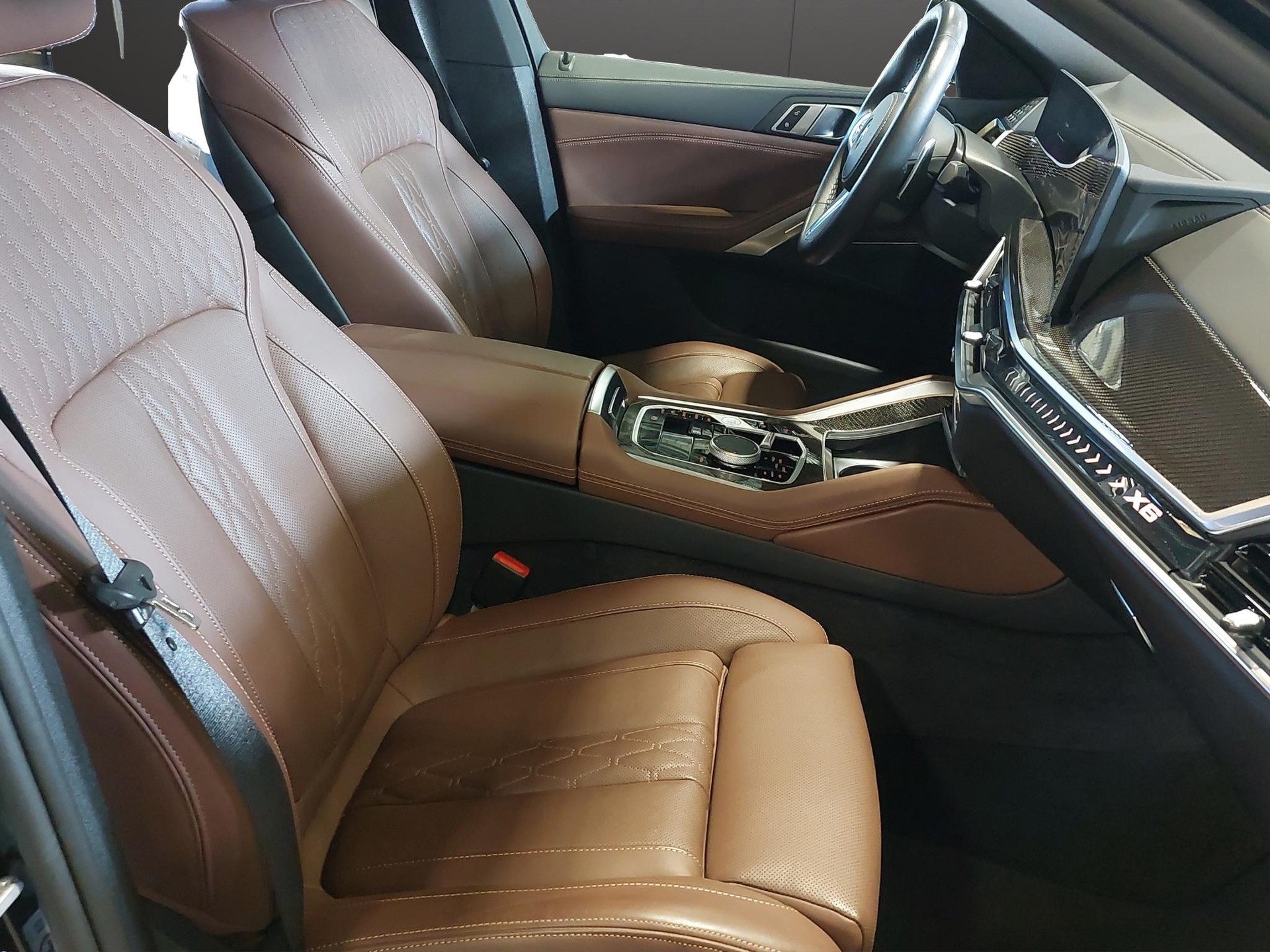 BMW X6 40i xDrive M Sport-image-16