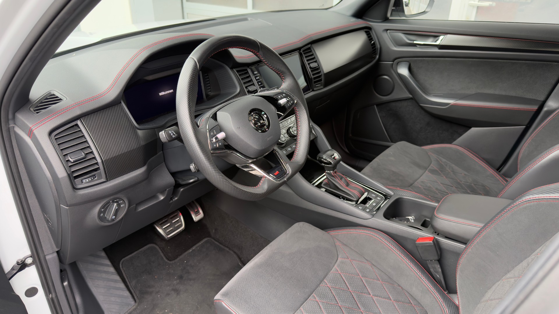 SKODA Kodiaq 2.0 TSI RS DSG-image-10