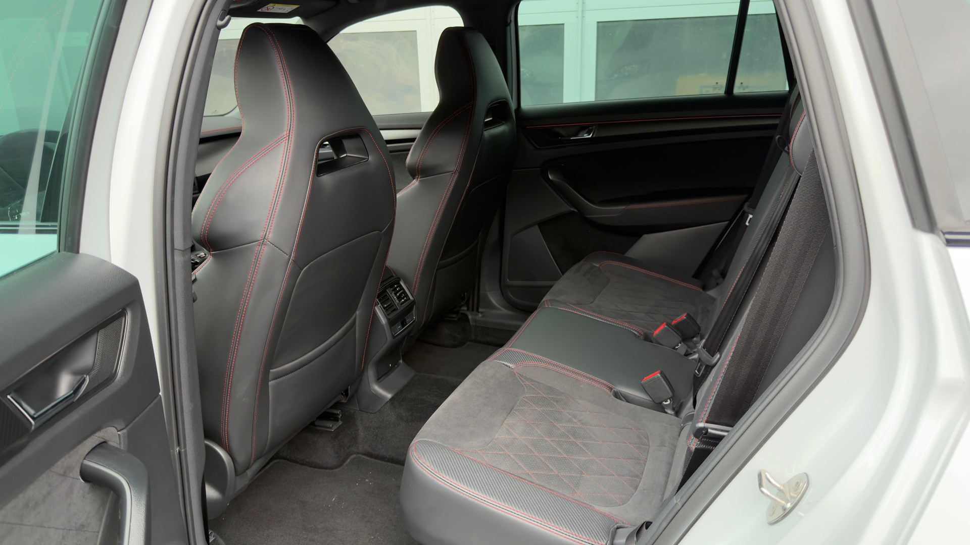 SKODA Kodiaq 2.0 TSI RS DSG-image-6